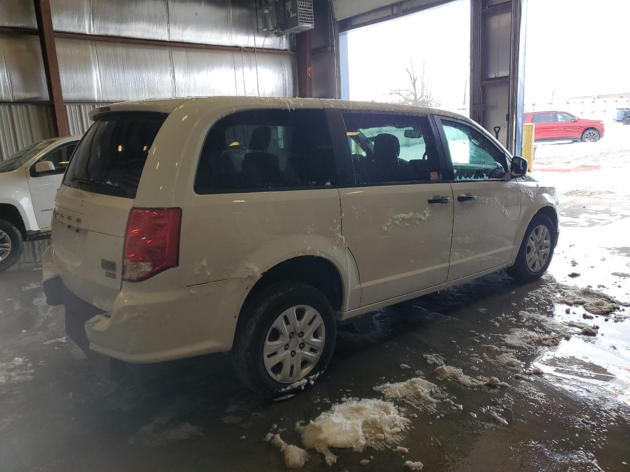 2019 Dodge Caravan - Image 3