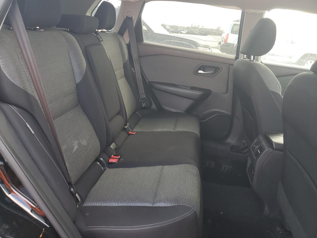 2021 Nissan Rogue - Image 11