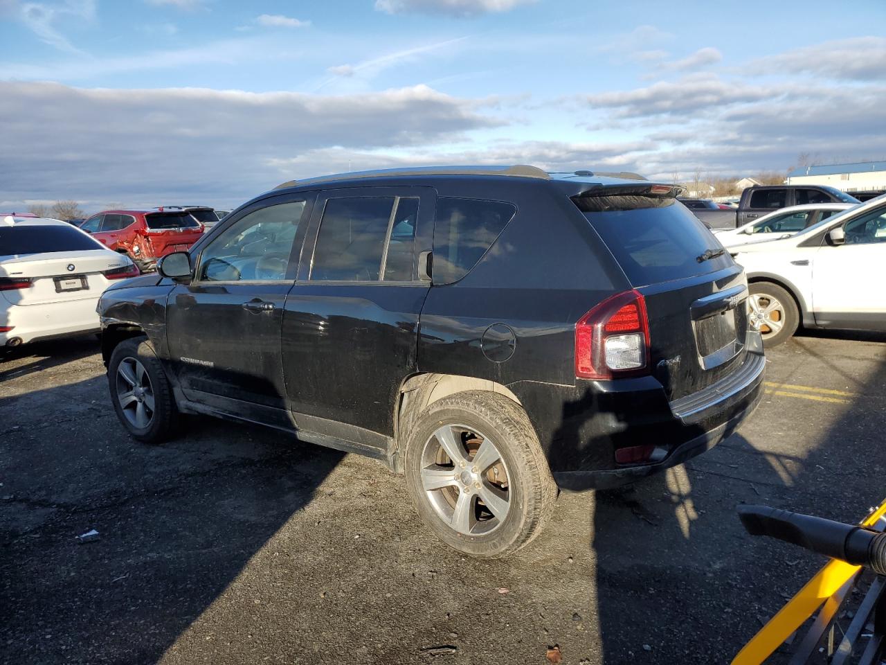 VIN 1C4NJDEB0GD795106 2016 JEEP COMPASS no.2