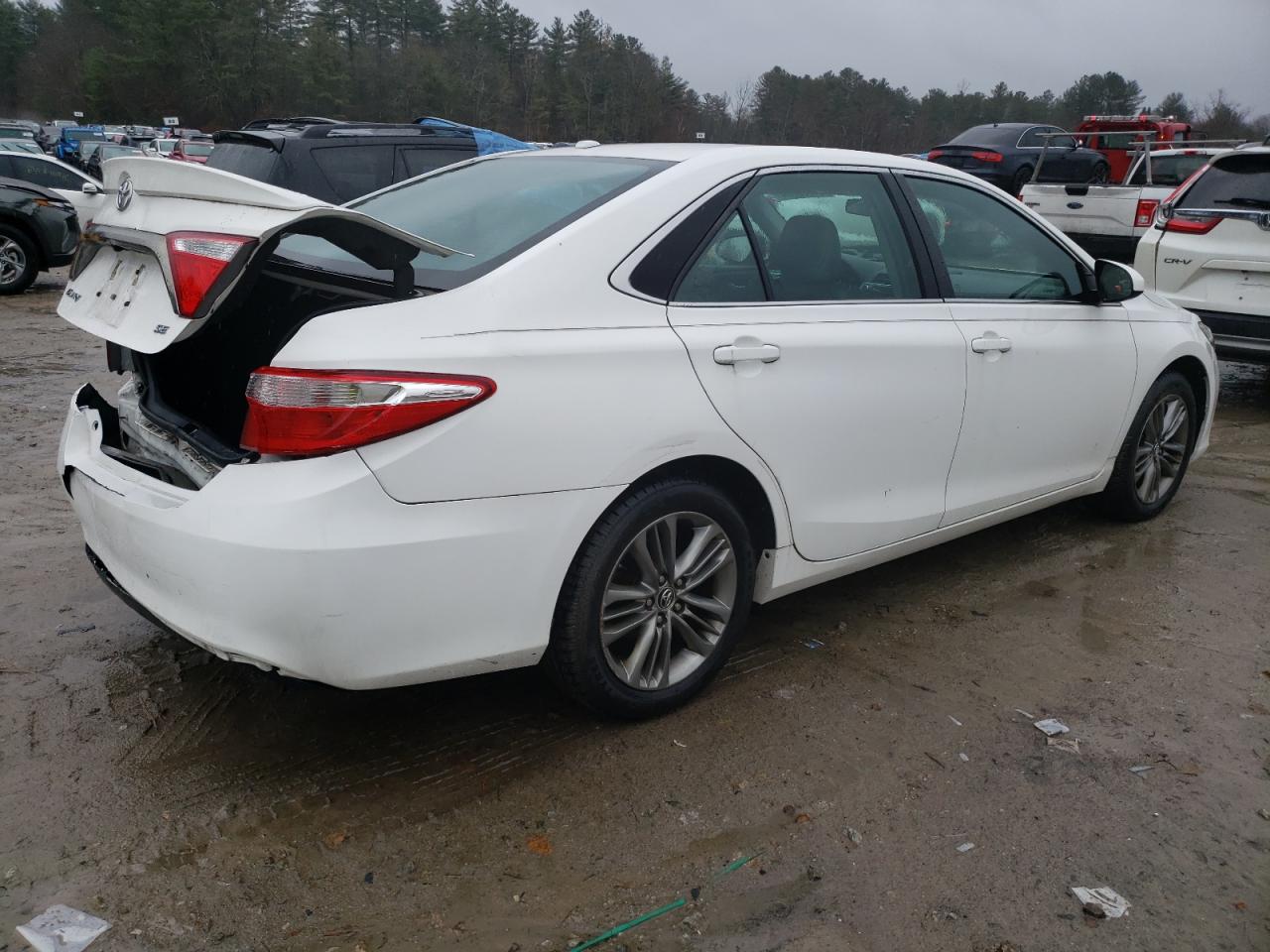 VIN 4T1BF1FKXGU563884 2016 TOYOTA CAMRY no.3