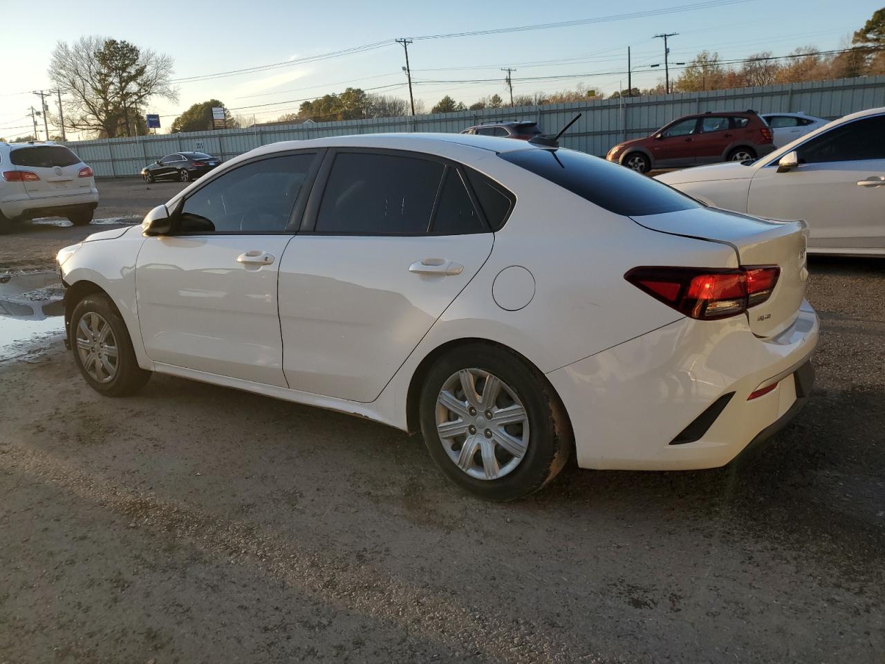 2023 Kia Rio - Image 2