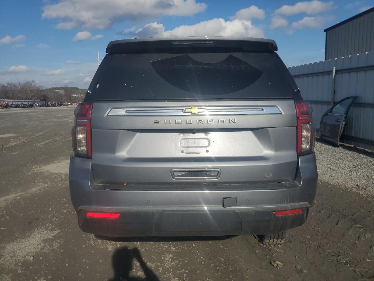 2022 Chevrolet Suburban - Image 6