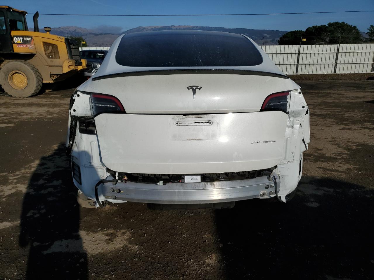 2023 Tesla Model Y VIN: 7SAYGDEE6PF687056 Lot: 85094204