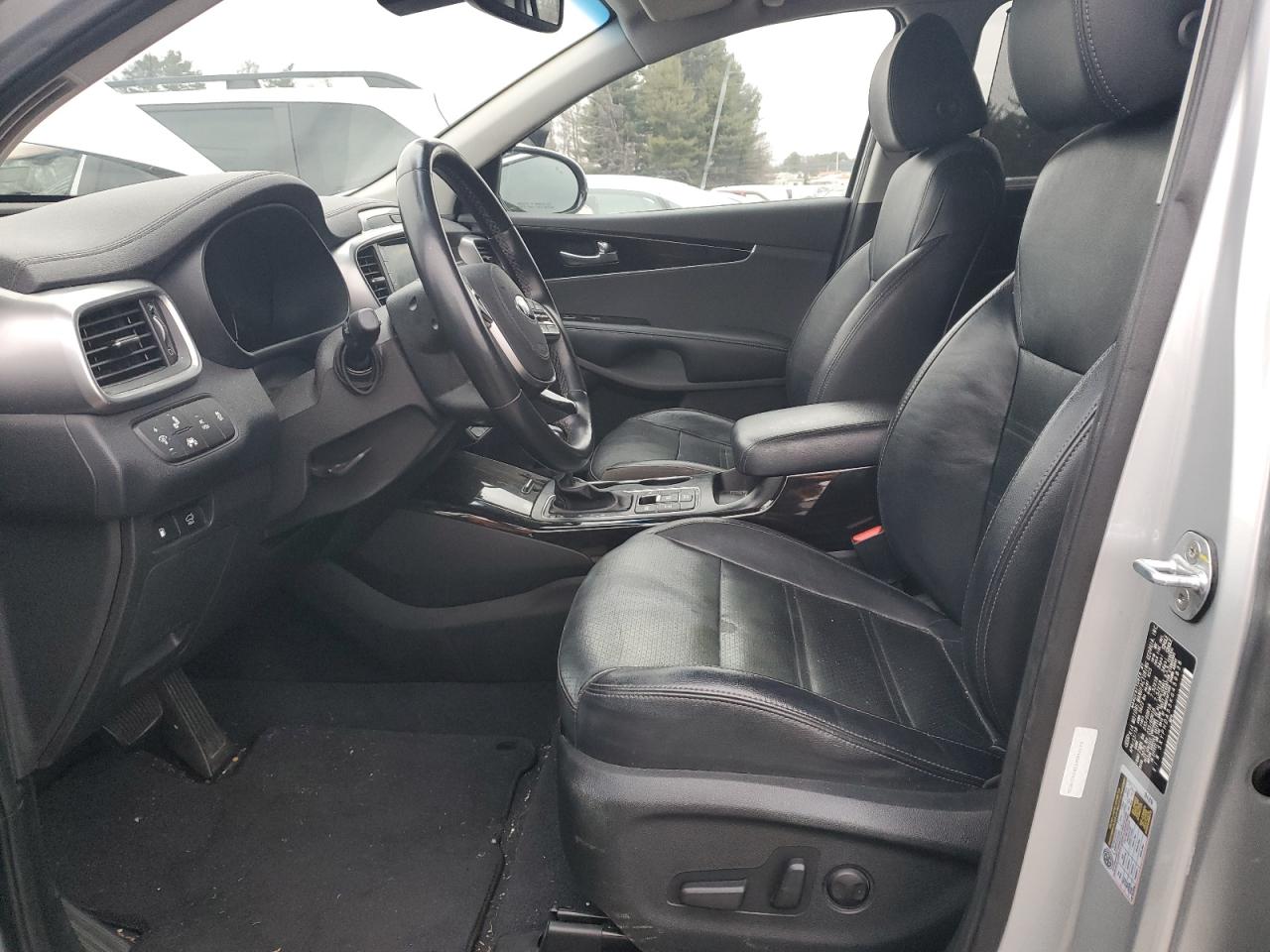 2019 Kia Sorento - Image 7