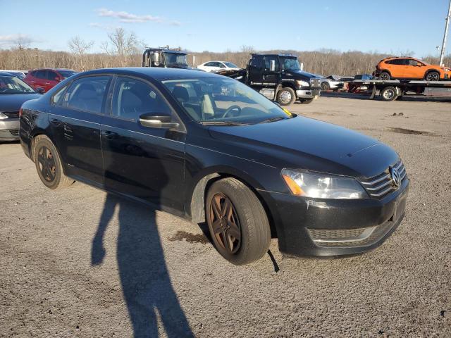  VOLKSWAGEN PASSAT 2013 Black