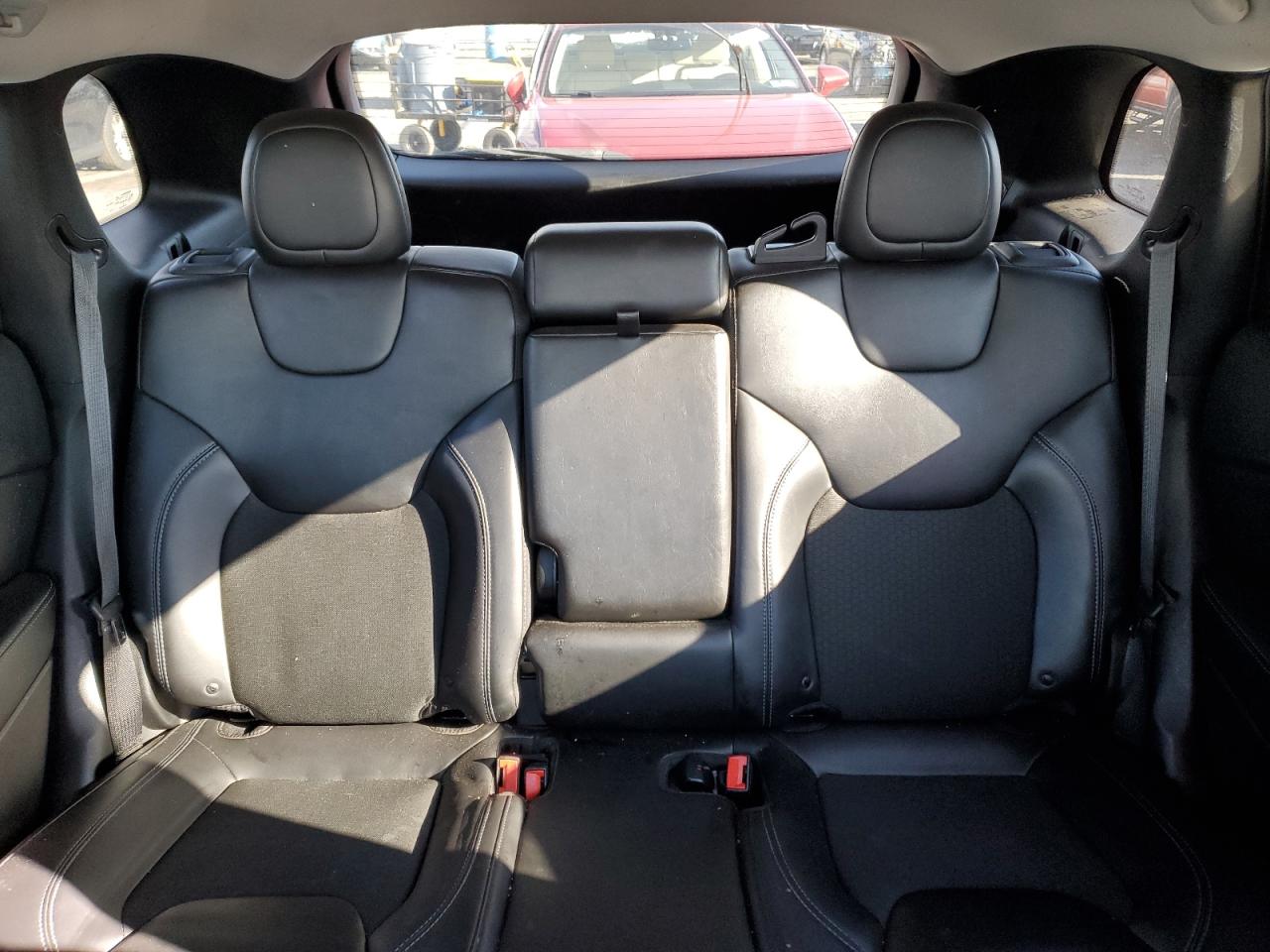 2019 Jeep Grand Cherokee - Image 10