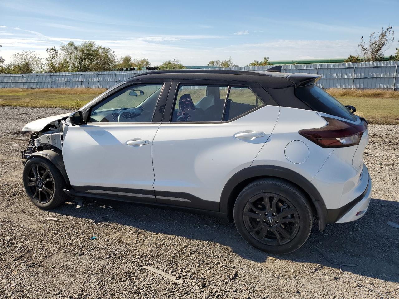 2022 Nissan Kicks - Image 2