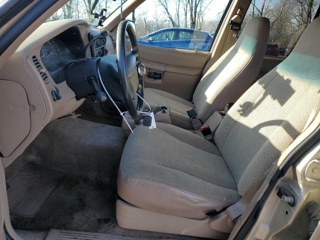 2000 Ford Explorer - Image 7