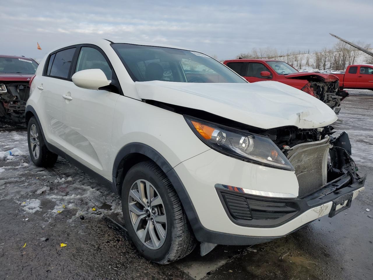 VIN KNDPBCAC7F7675265 2015 KIA SPORTAGE no.4