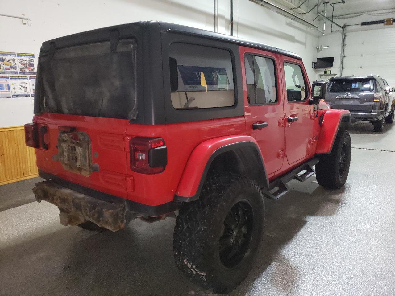 VIN 1C4HJXFN0KW526141 2019 JEEP WRANGLER no.3