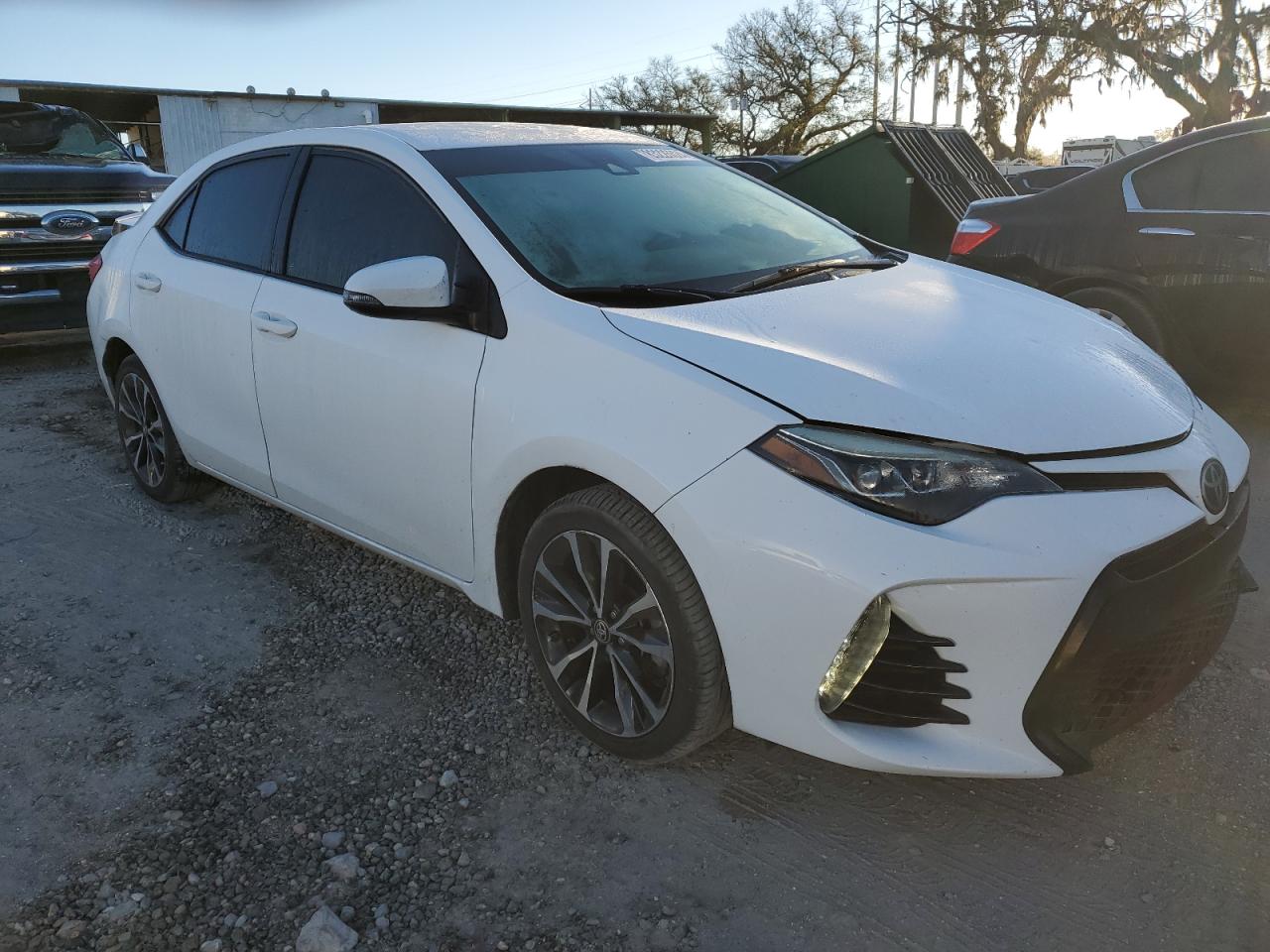 VIN 5YFBURHEXHP699396 2017 TOYOTA COROLLA no.4