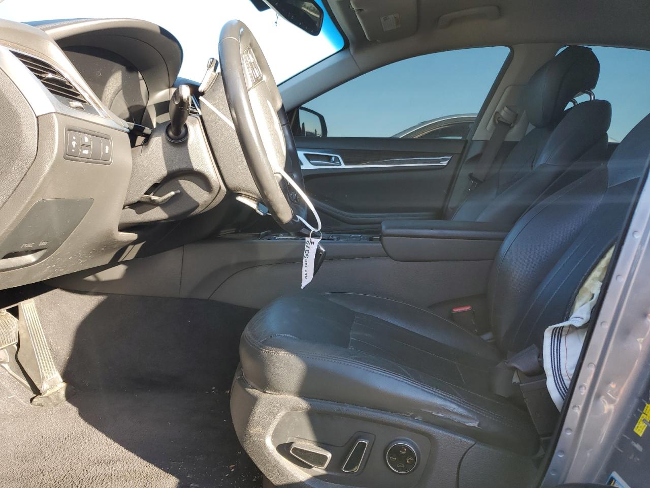 2015 Hyundai Genesis - Image 7