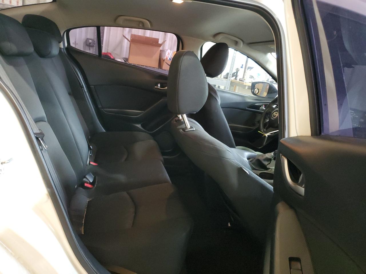 2016 Mazda 3 - Image 10