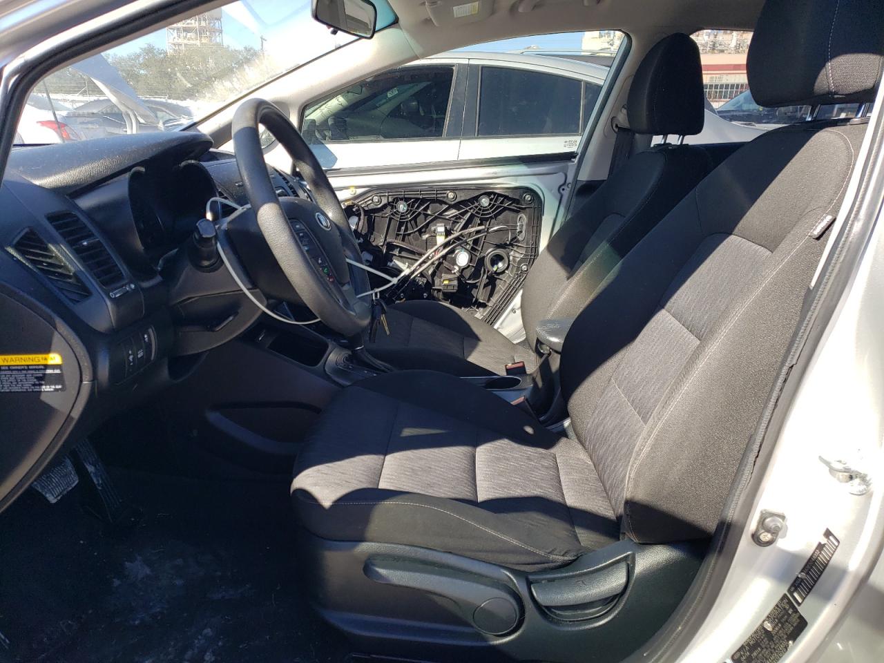 2014 Kia Forte - Image 7