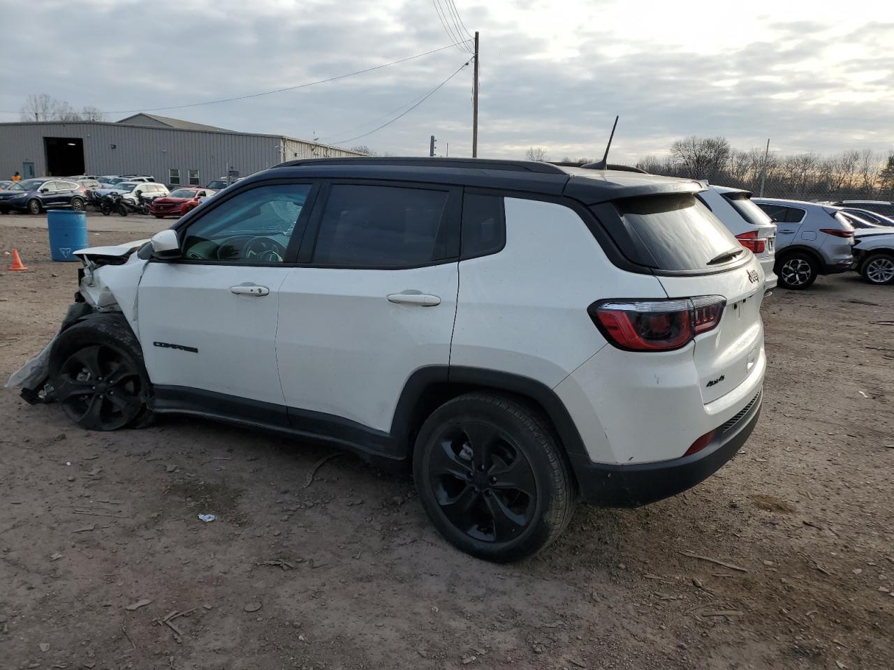 3C4NJDBB0KT755275 2019 JEEP COMPASS - Image 2