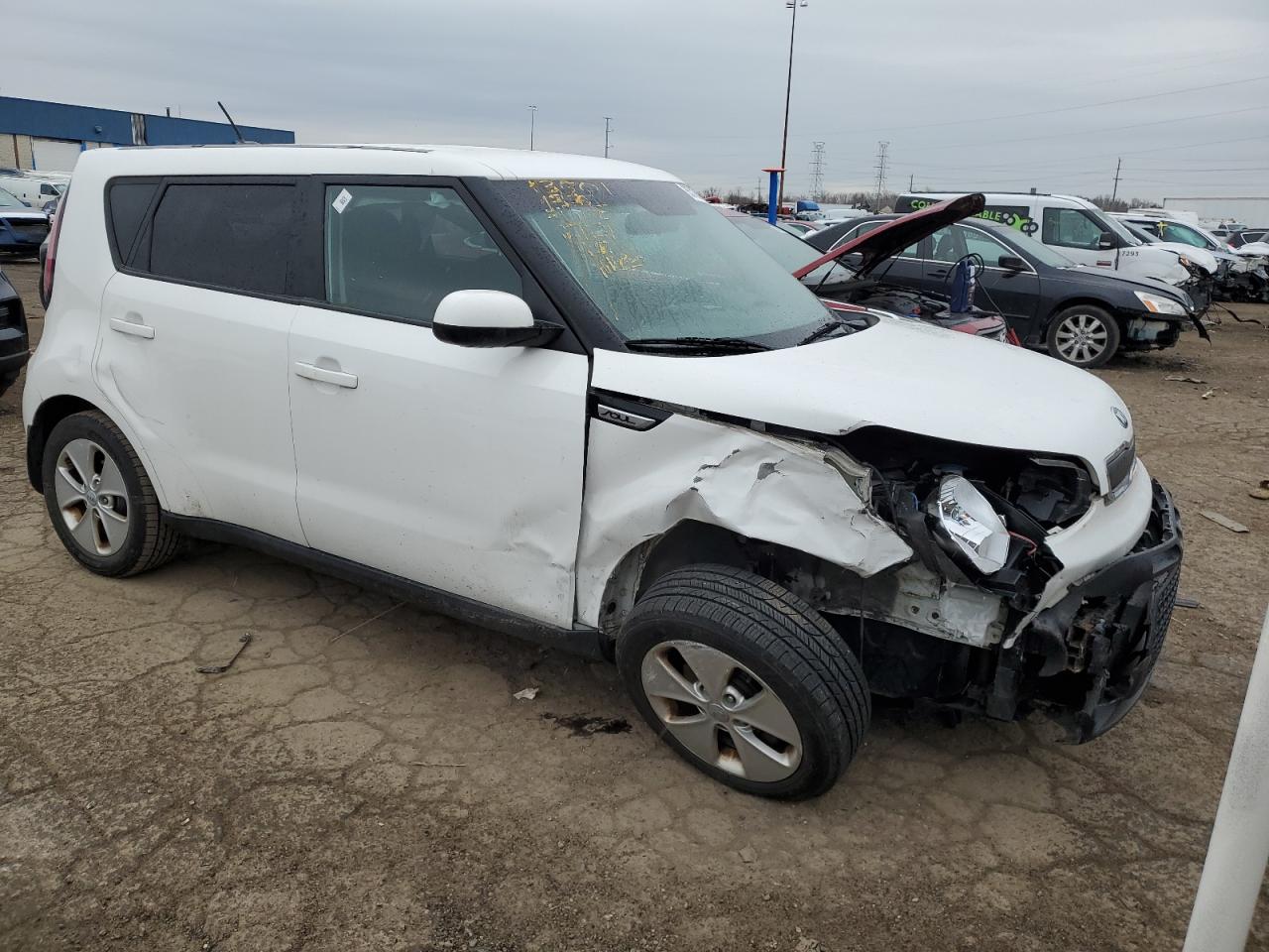 VIN KNDJN2A26G7323715 2016 KIA SOUL no.4