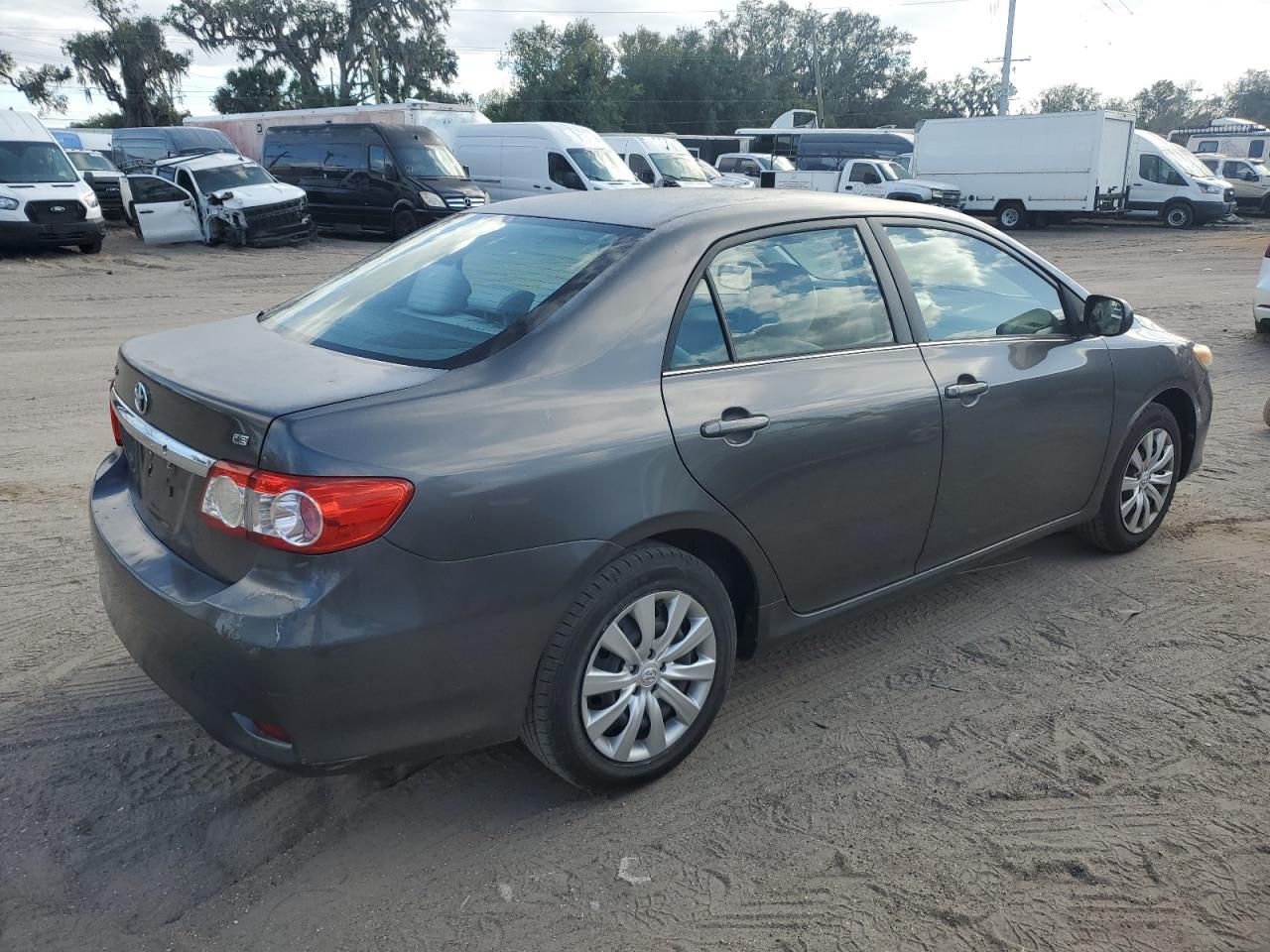 VIN 5YFBU4EE5DP096888 2013 TOYOTA COROLLA no.3