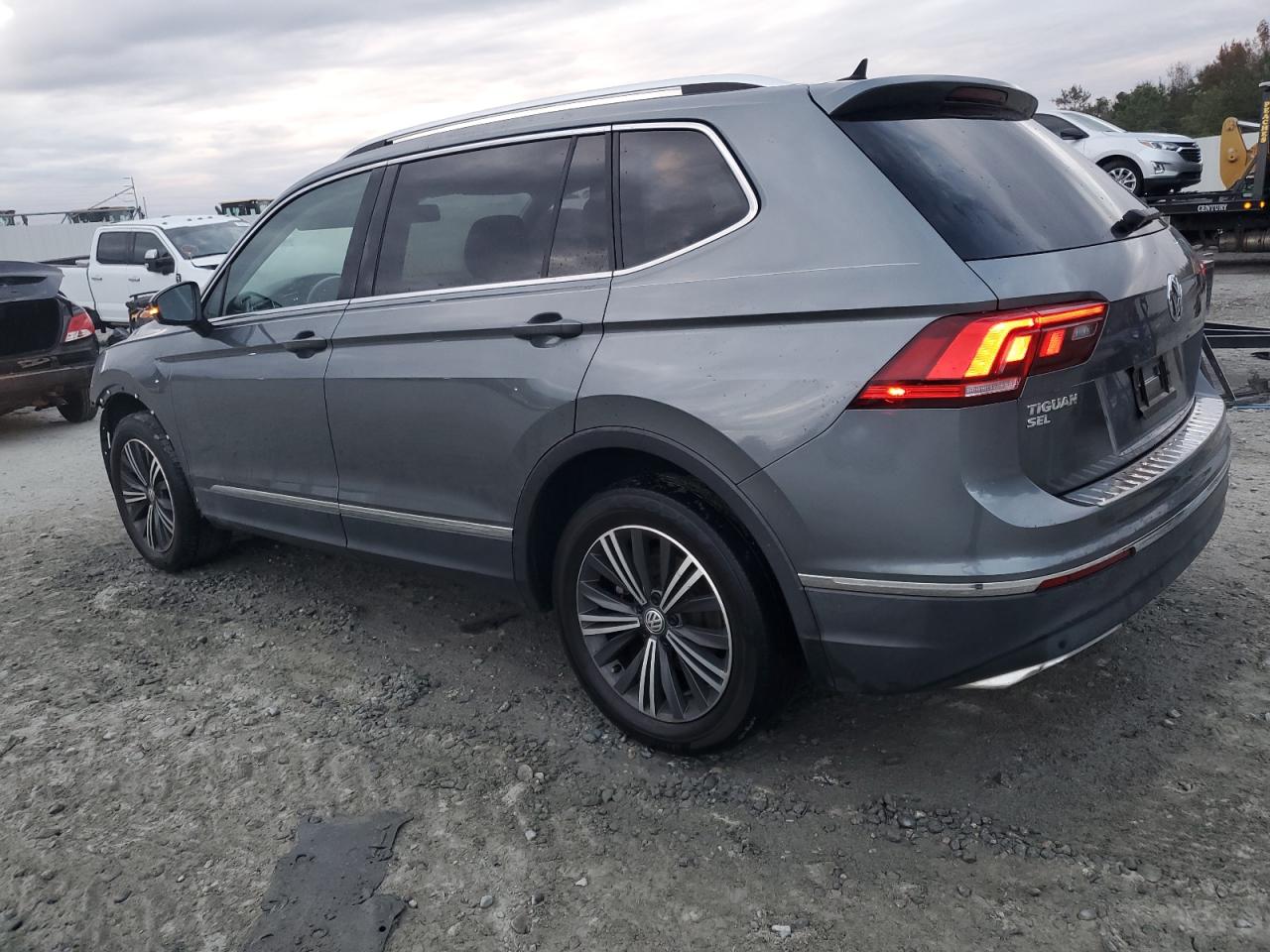 VIN 3VV3B7AX7KM006620 2019 VOLKSWAGEN TIGUAN no.2