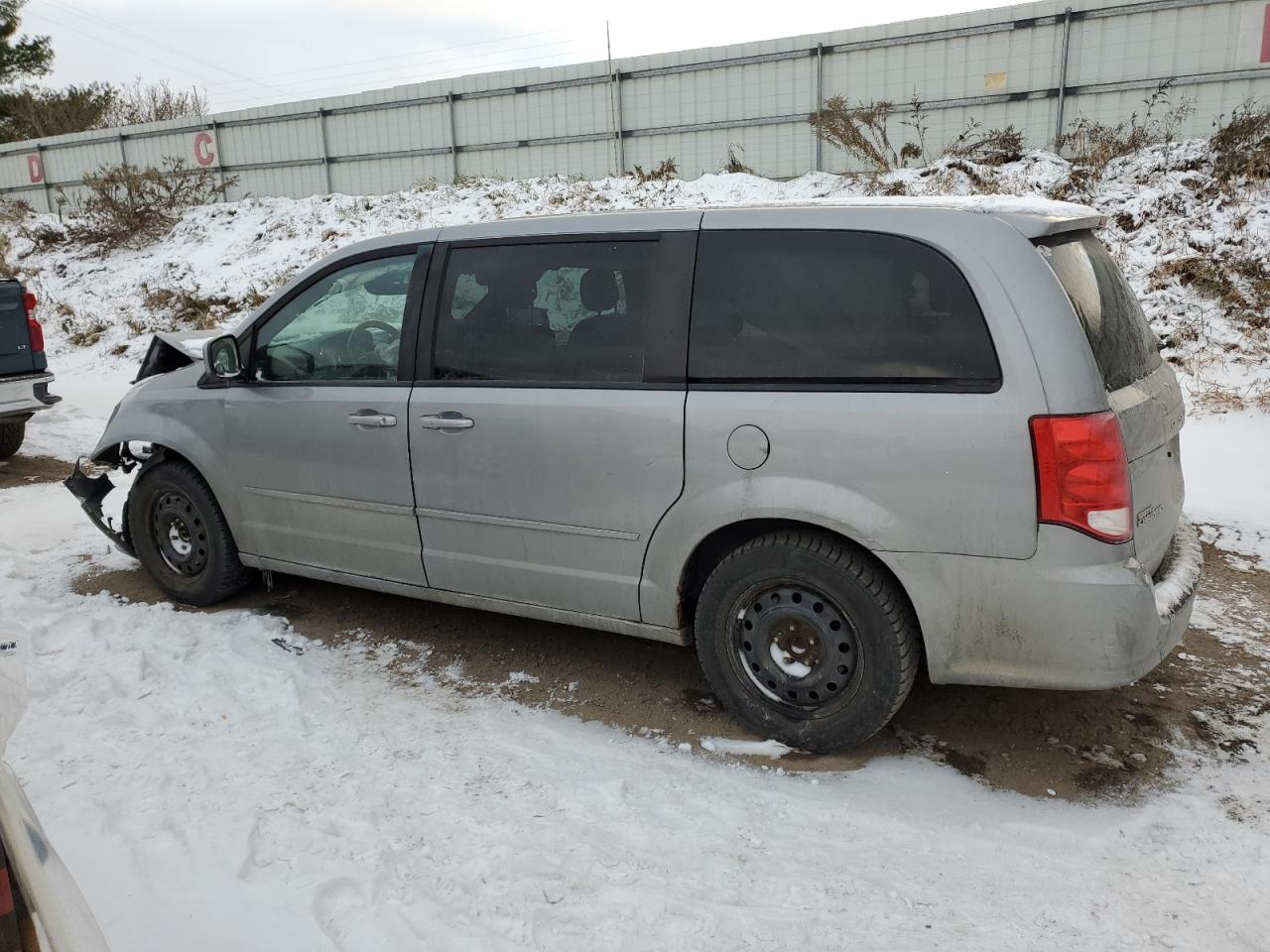 VIN 2C4RDGCG5FR703945 2015 DODGE CARAVAN no.2