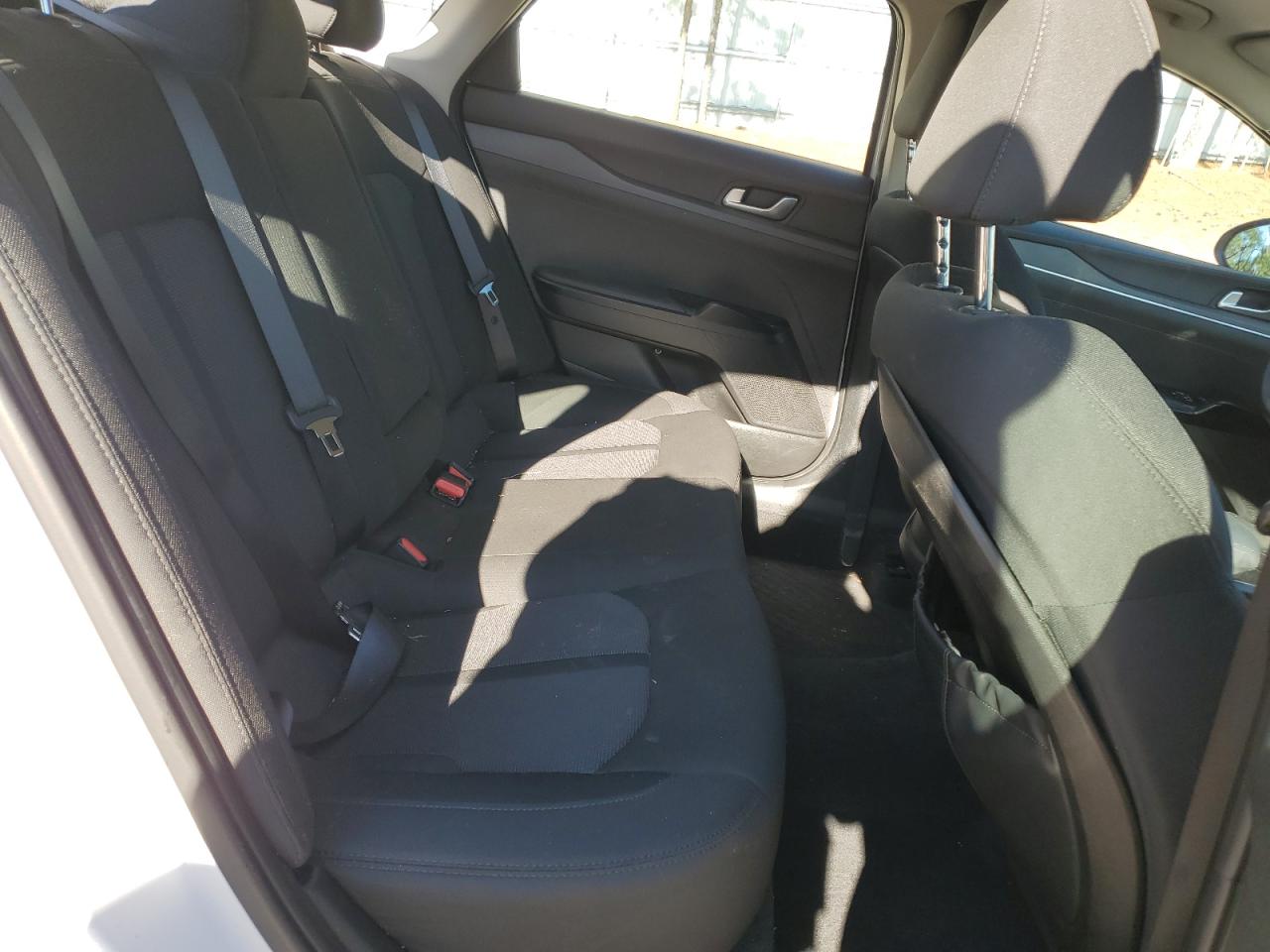 2024 Kia K5 - Image 10