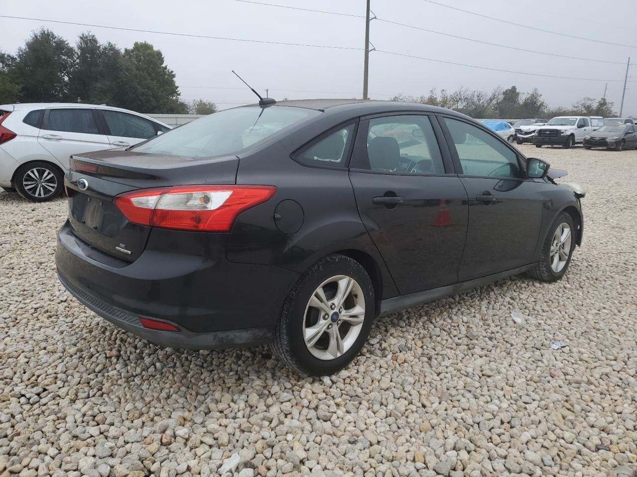 VIN 1FADP3F22DL354958 2013 FORD FOCUS no.3