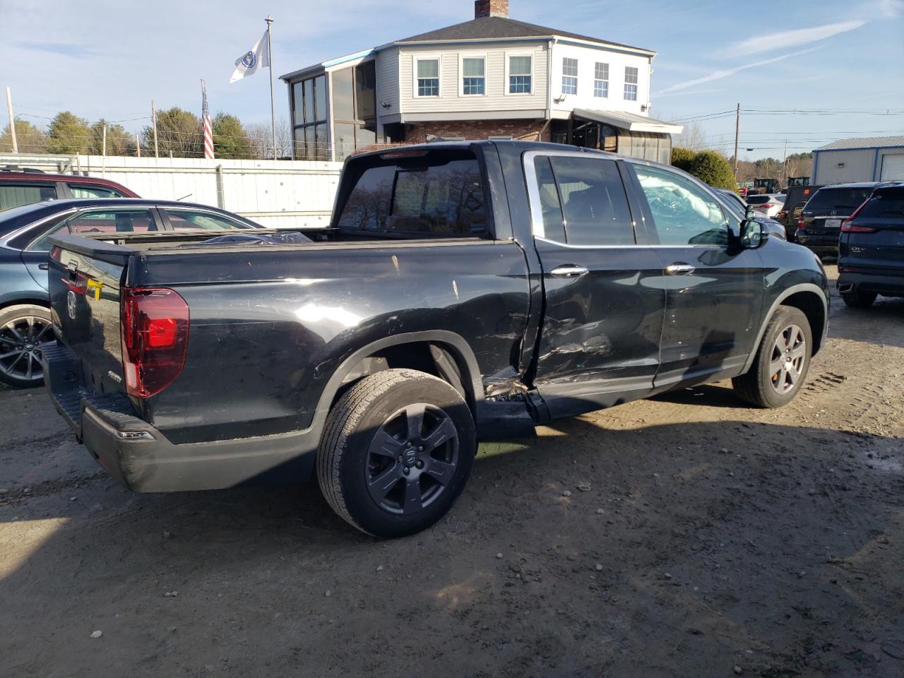 2020 Honda Ridgeline - Image 3