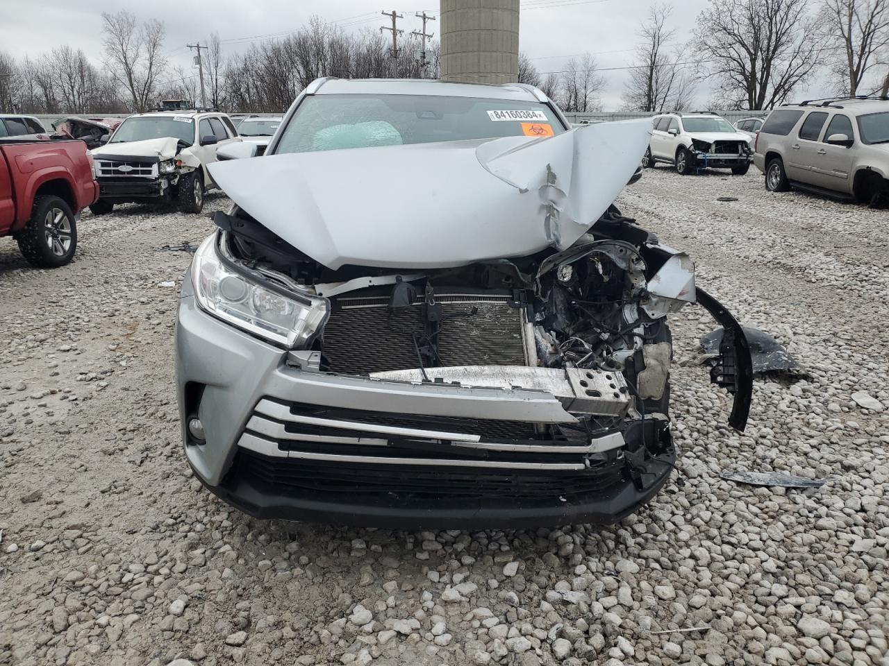 VIN 5TDJZRFH8KS581713 2019 TOYOTA HIGHLANDER no.5