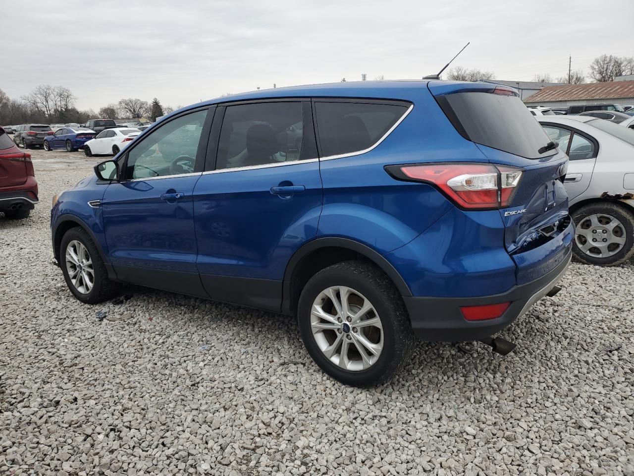 VIN 1FMCU9GD9HUC62601 2017 FORD ESCAPE no.2