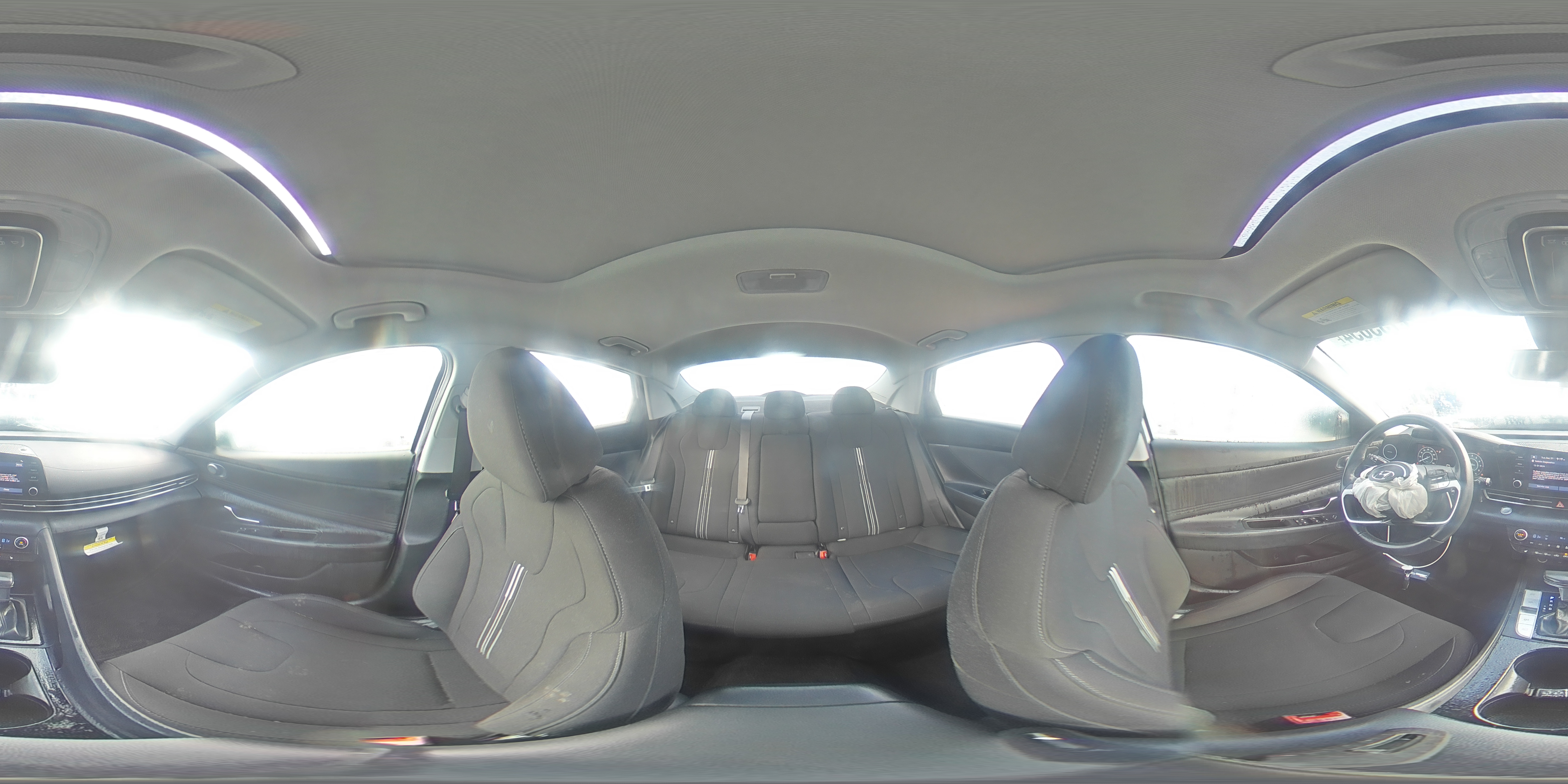 2022 Hyundai Elantra - Image 12