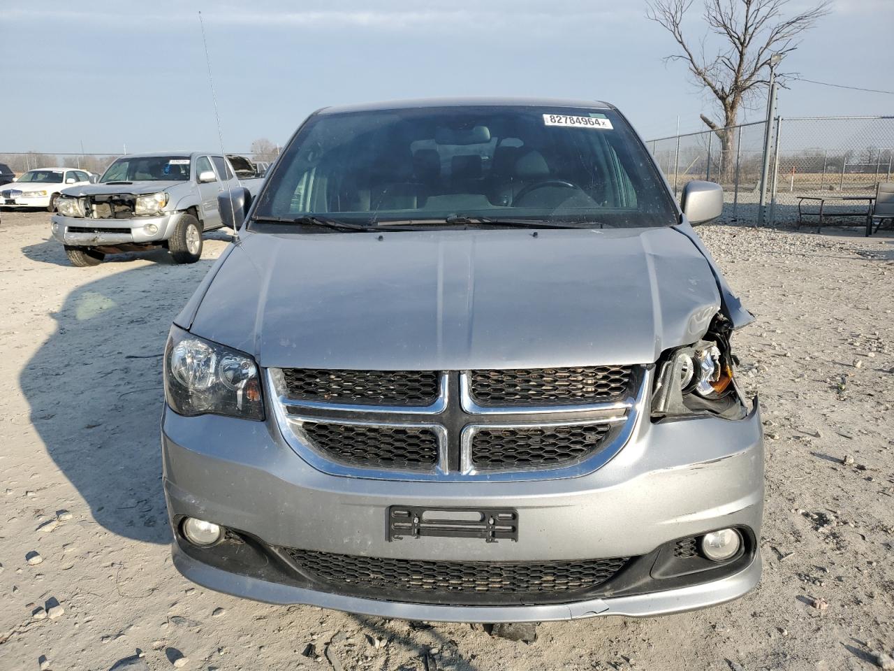 2019 Dodge Caravan - Image 5