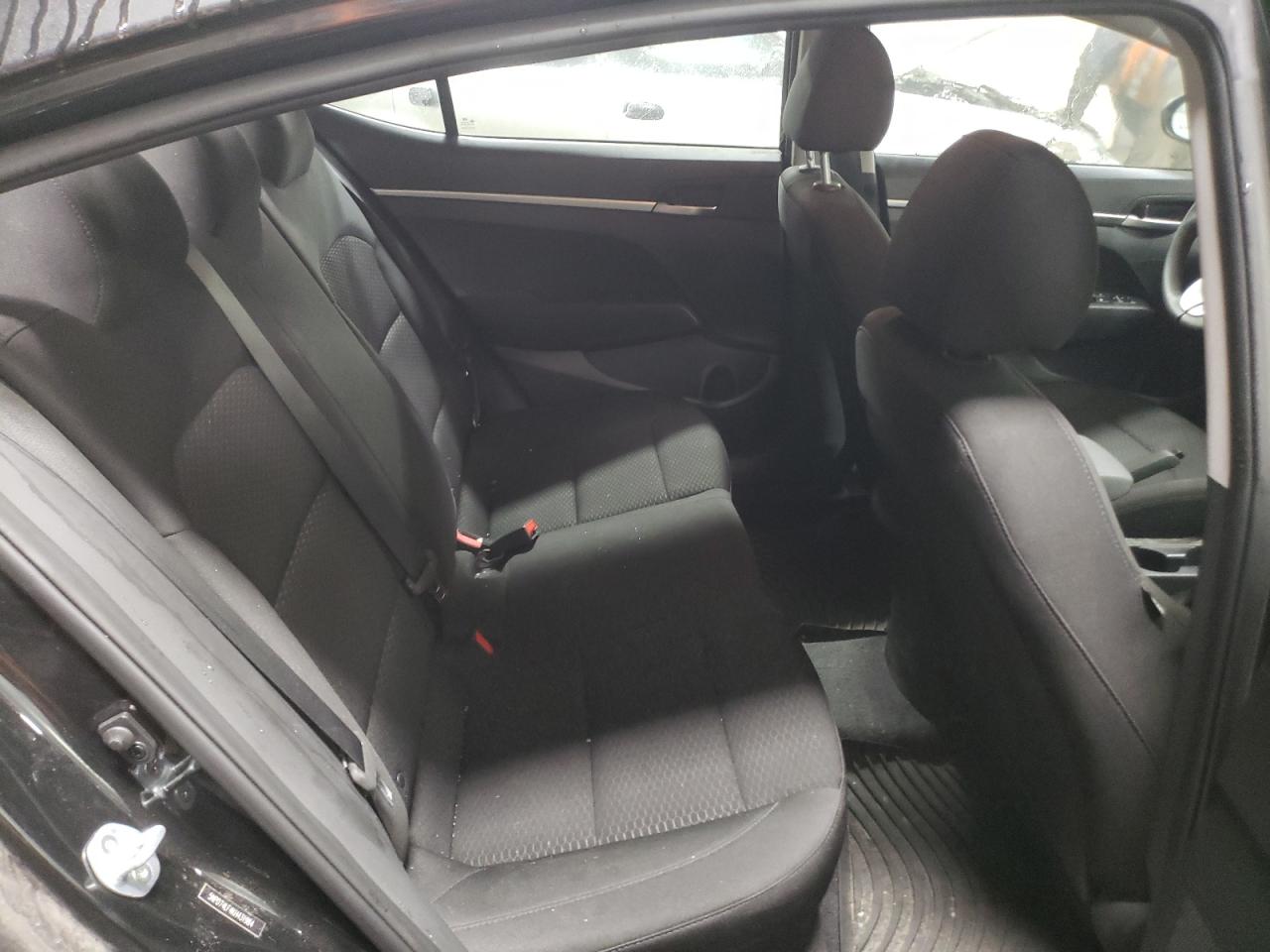 2019 Hyundai Elantra - Image 10