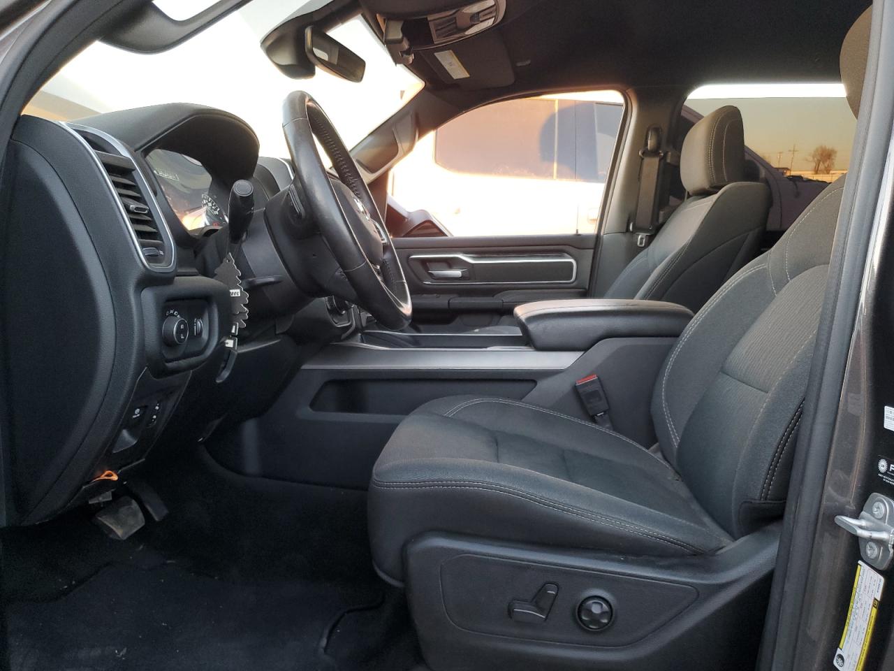 2021 RAM 1500 - Image 7