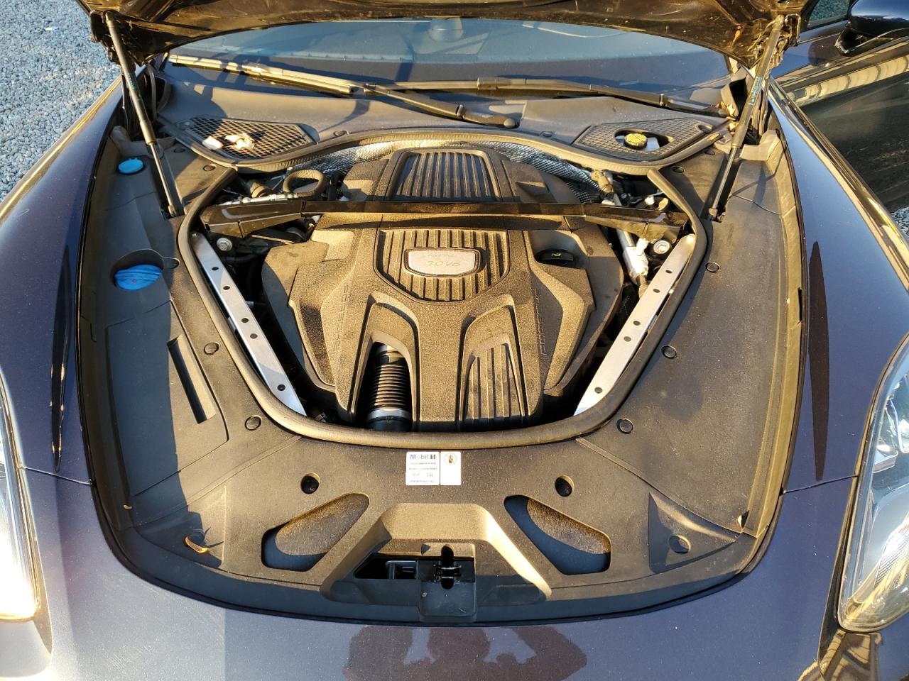 2018 Porsche Panamera - Image 11