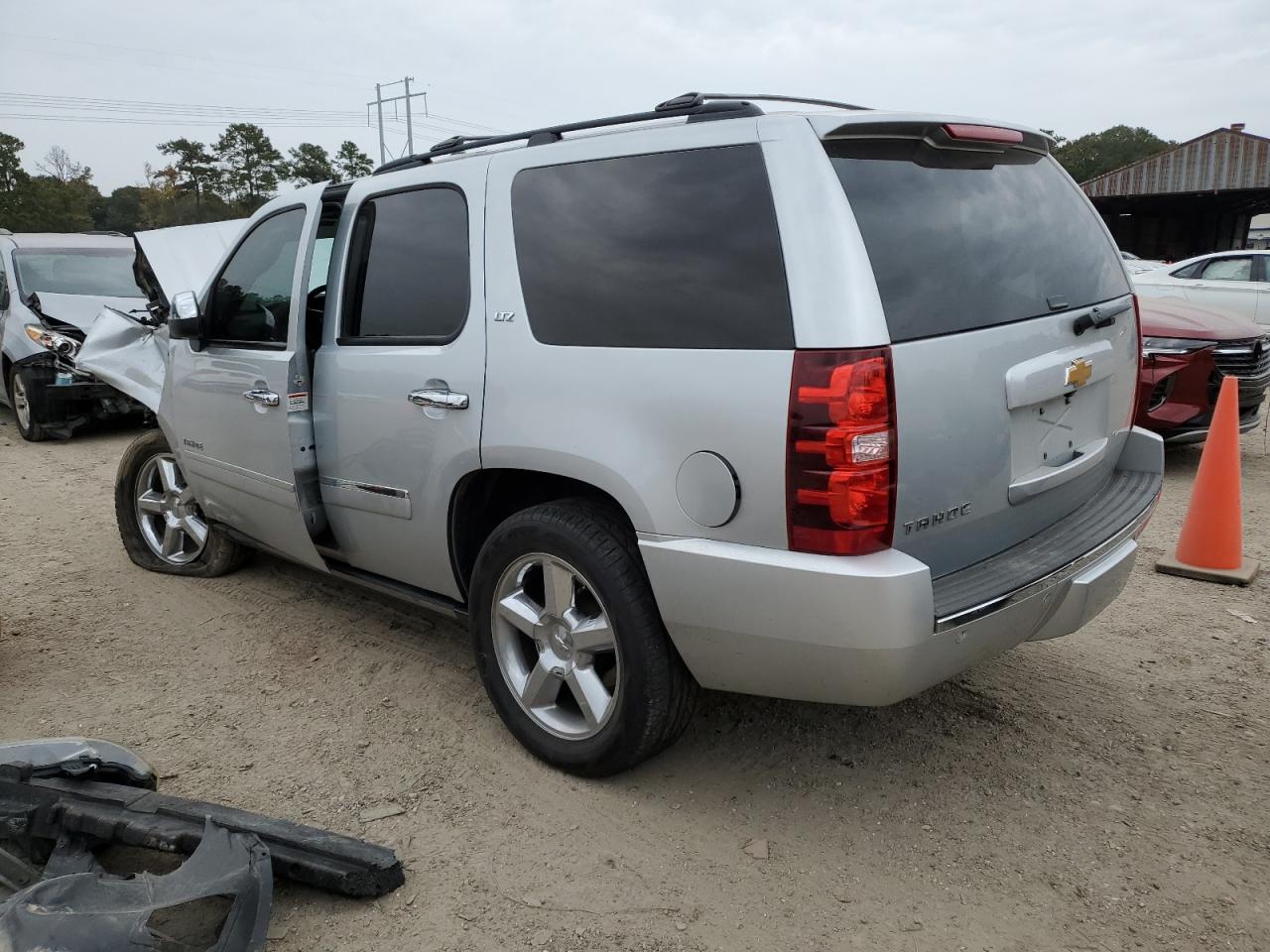 2013 Chevrolet Tahoe - Image 2