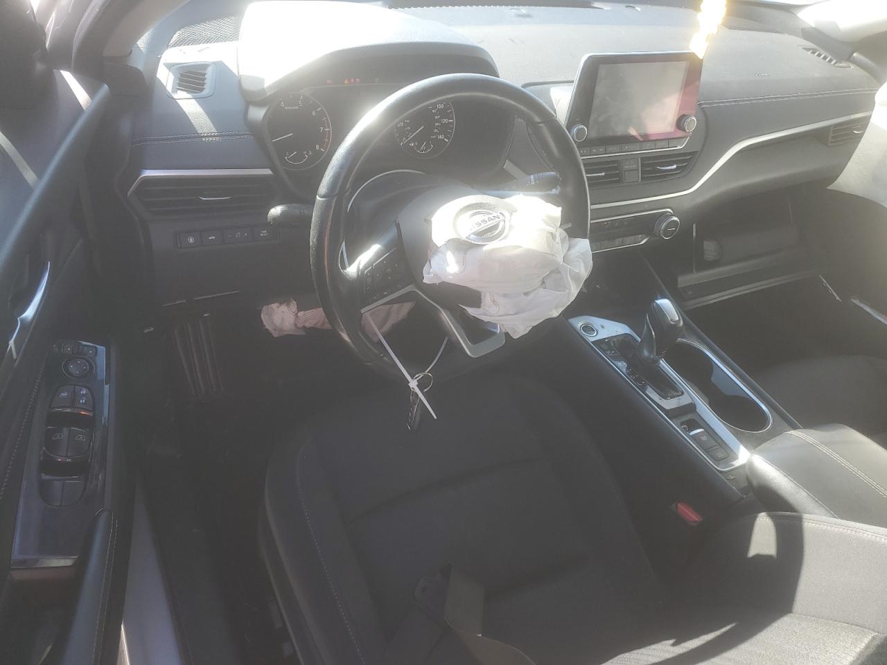 2020 Nissan Altima - Image 8