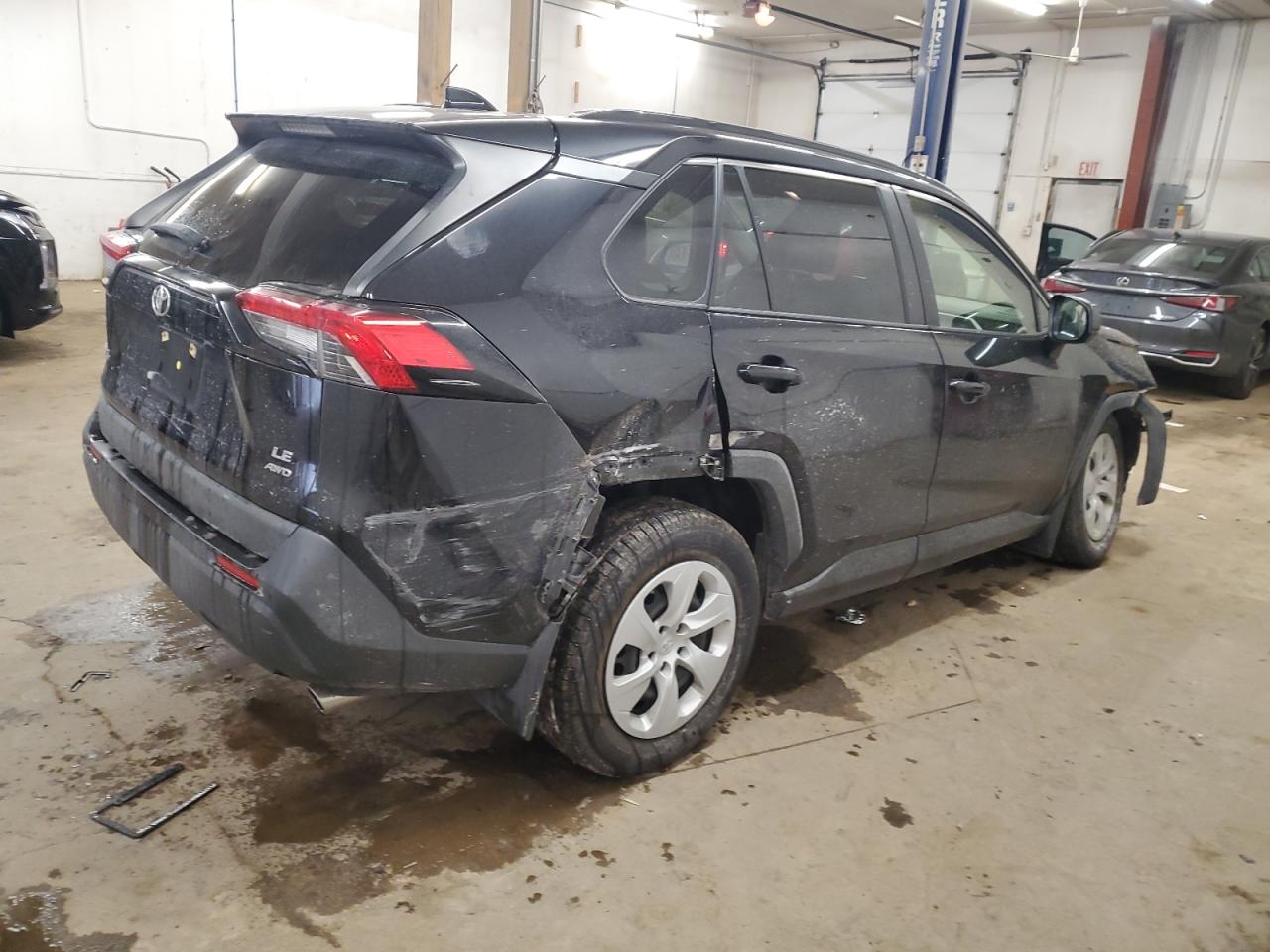 VIN JTMF1RFV8KJ011212 2019 TOYOTA RAV4 no.3