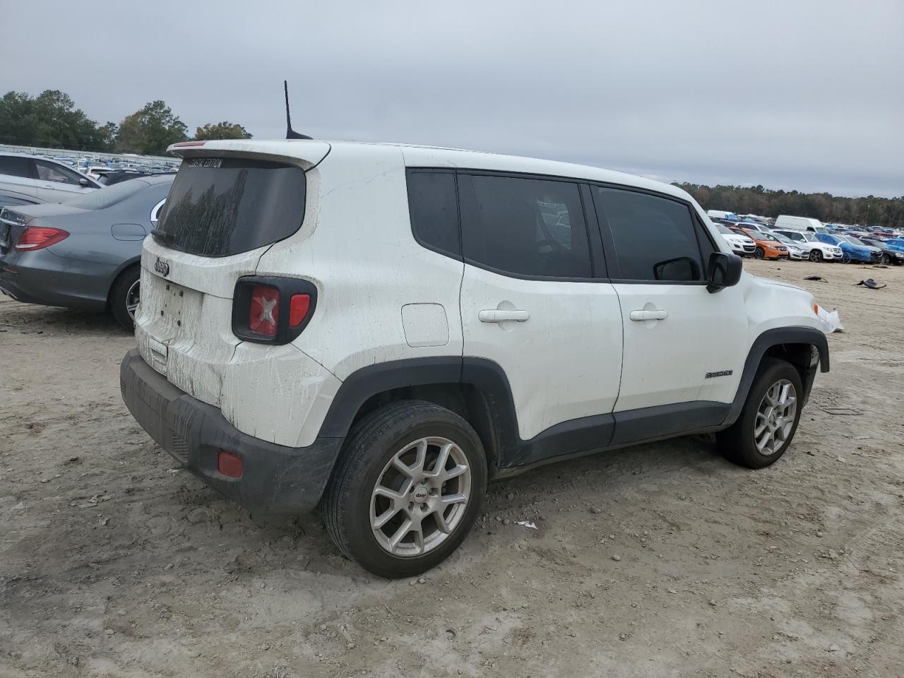 VIN ZACNJDB12PPP56141 2023 JEEP RENEGADE no.3