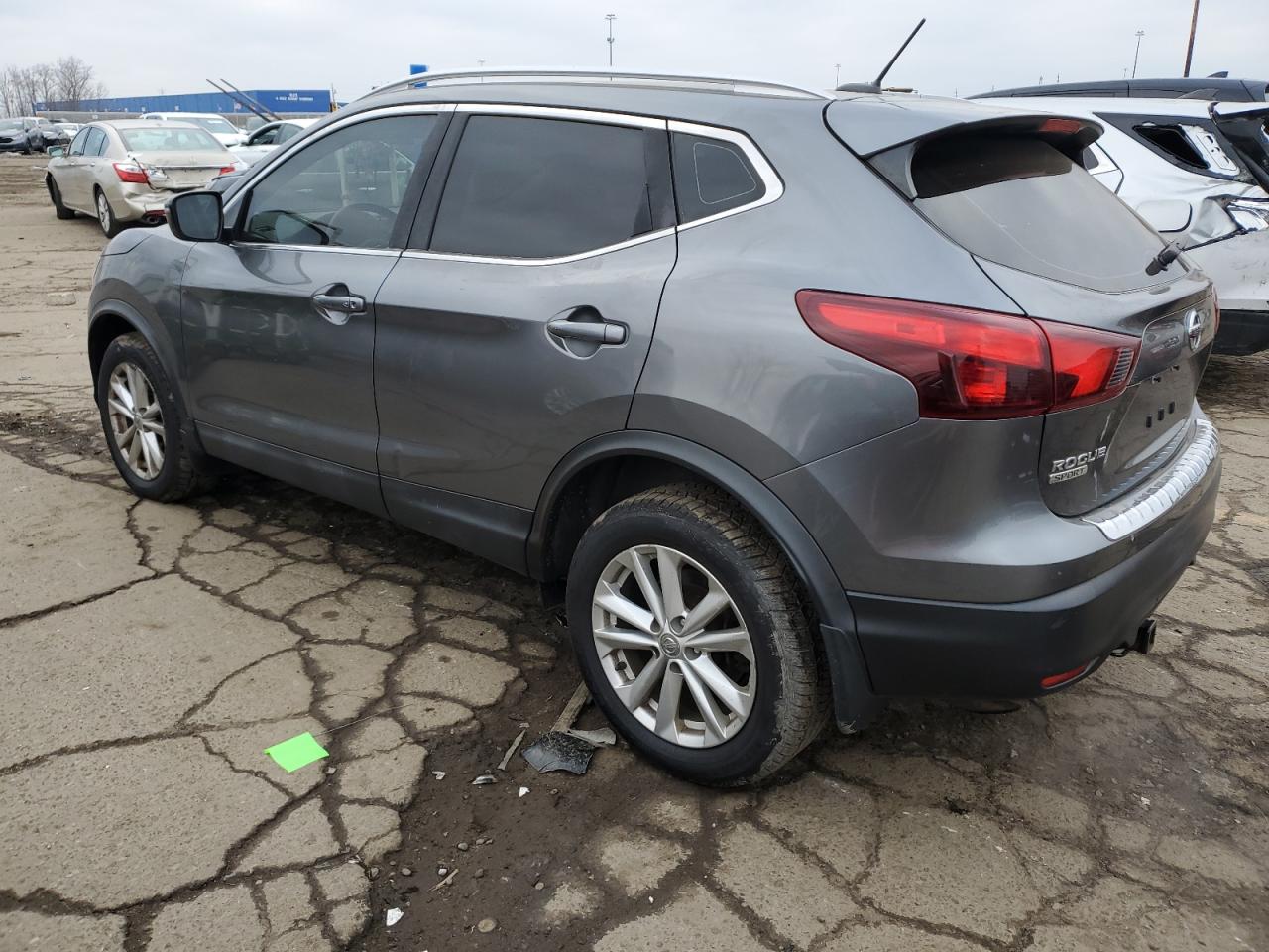 2017 Nissan Rogue - Image 2