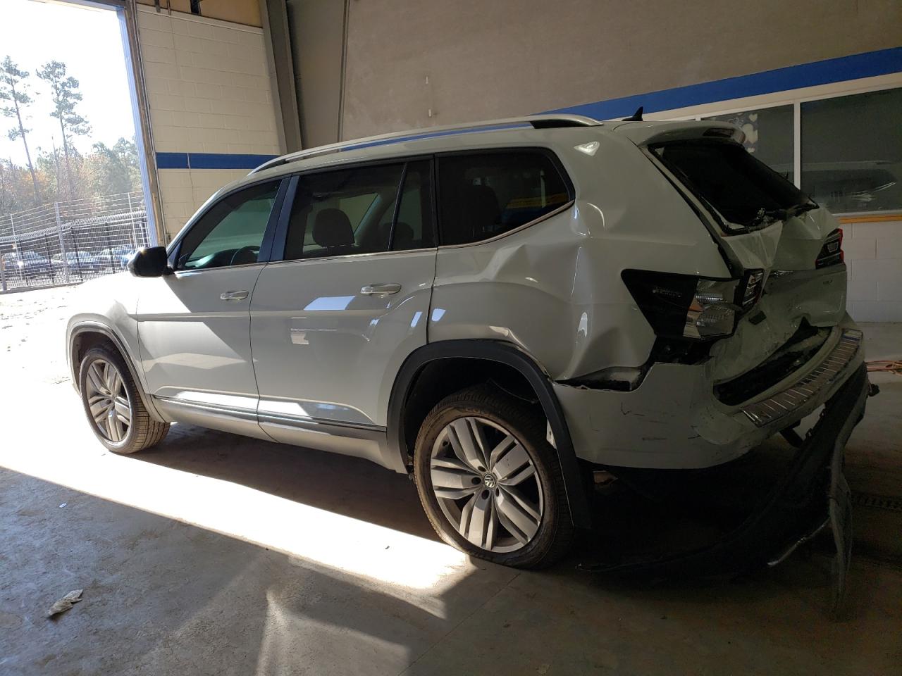2019 Volkswagen Atlas - Image 2