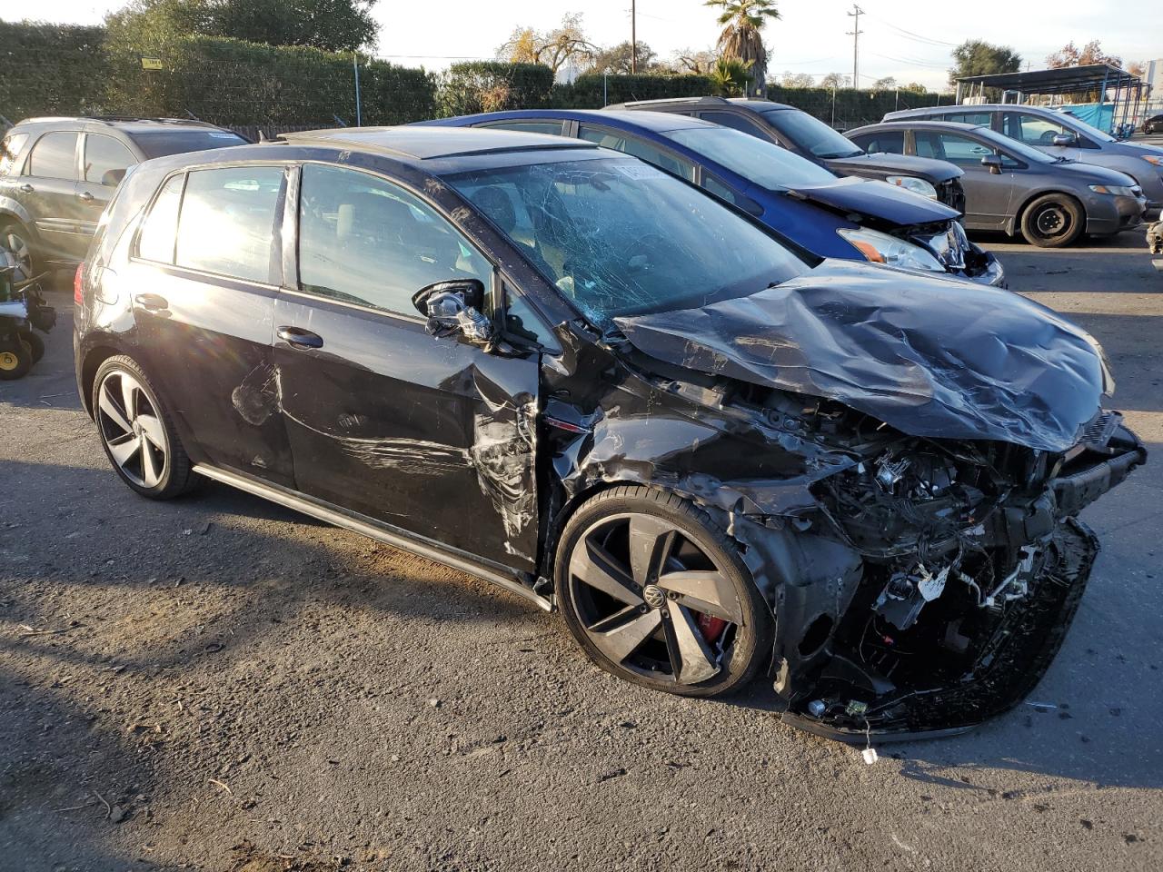 VIN 3VW447AU9JM250784 2018 VOLKSWAGEN GTI no.4