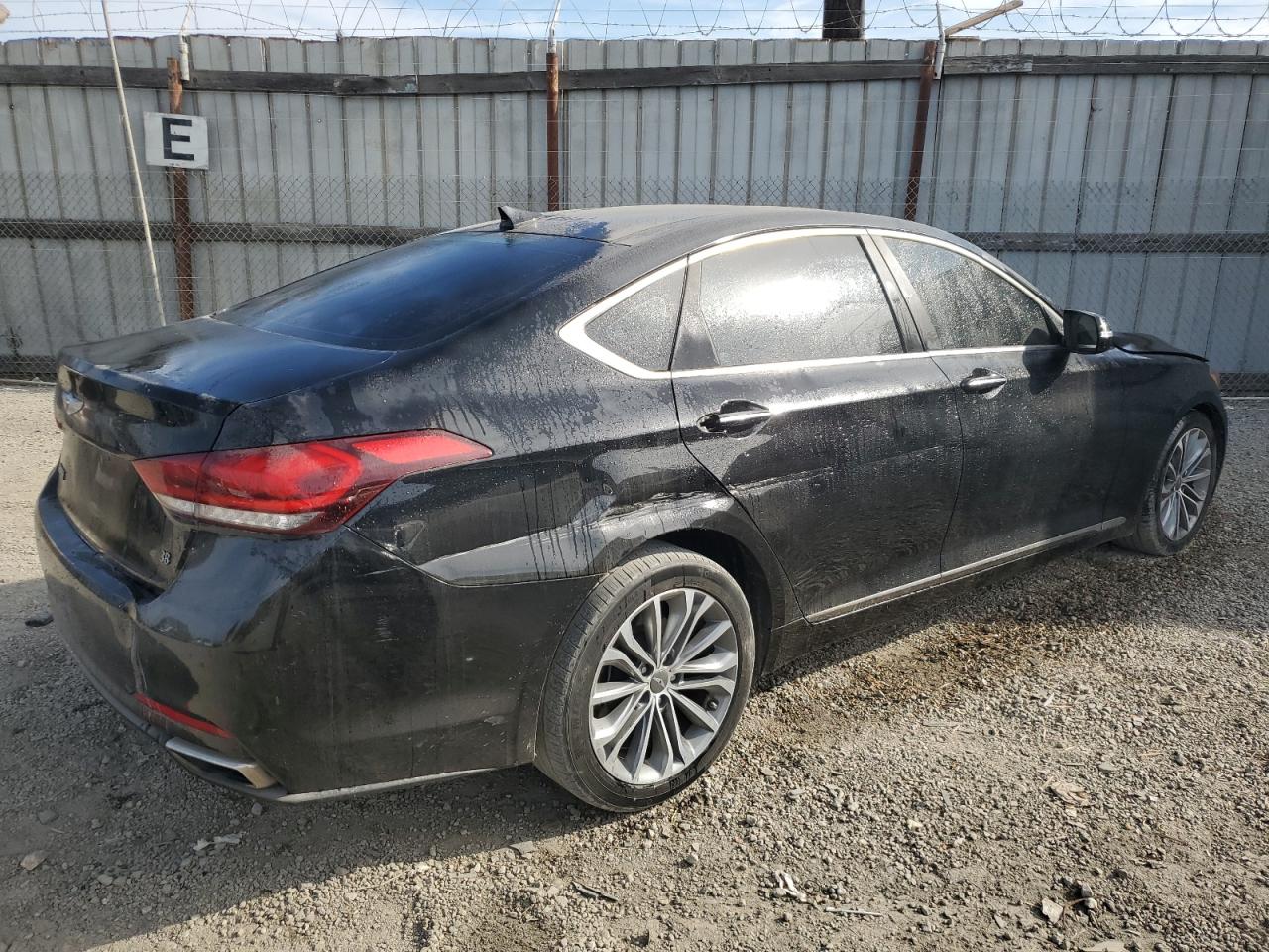 2016 Hyundai Genesis - Image 3