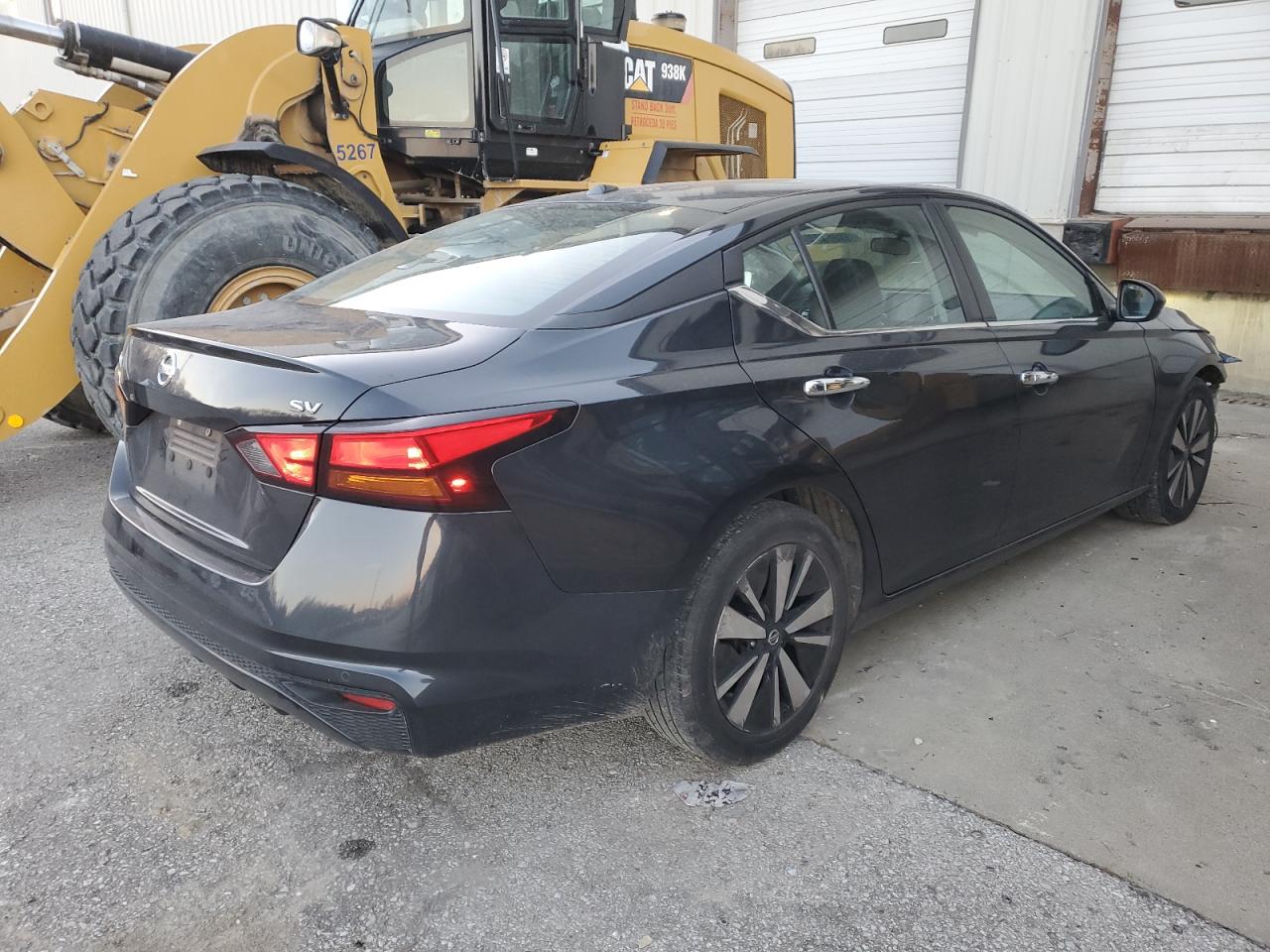 2021 Nissan Altima - Image 3