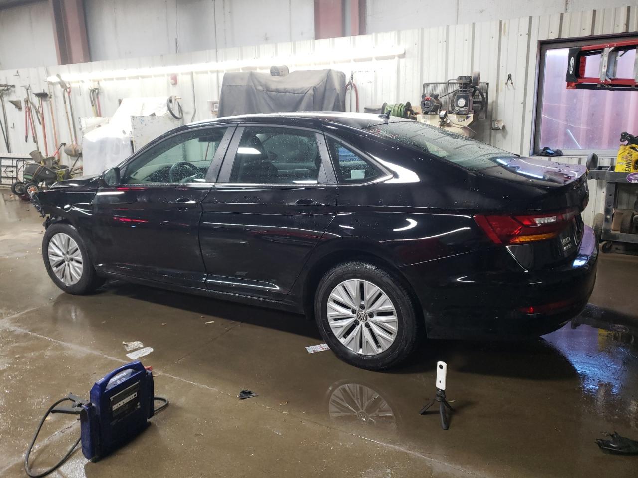 2019 Volkswagen Jetta - Image 2