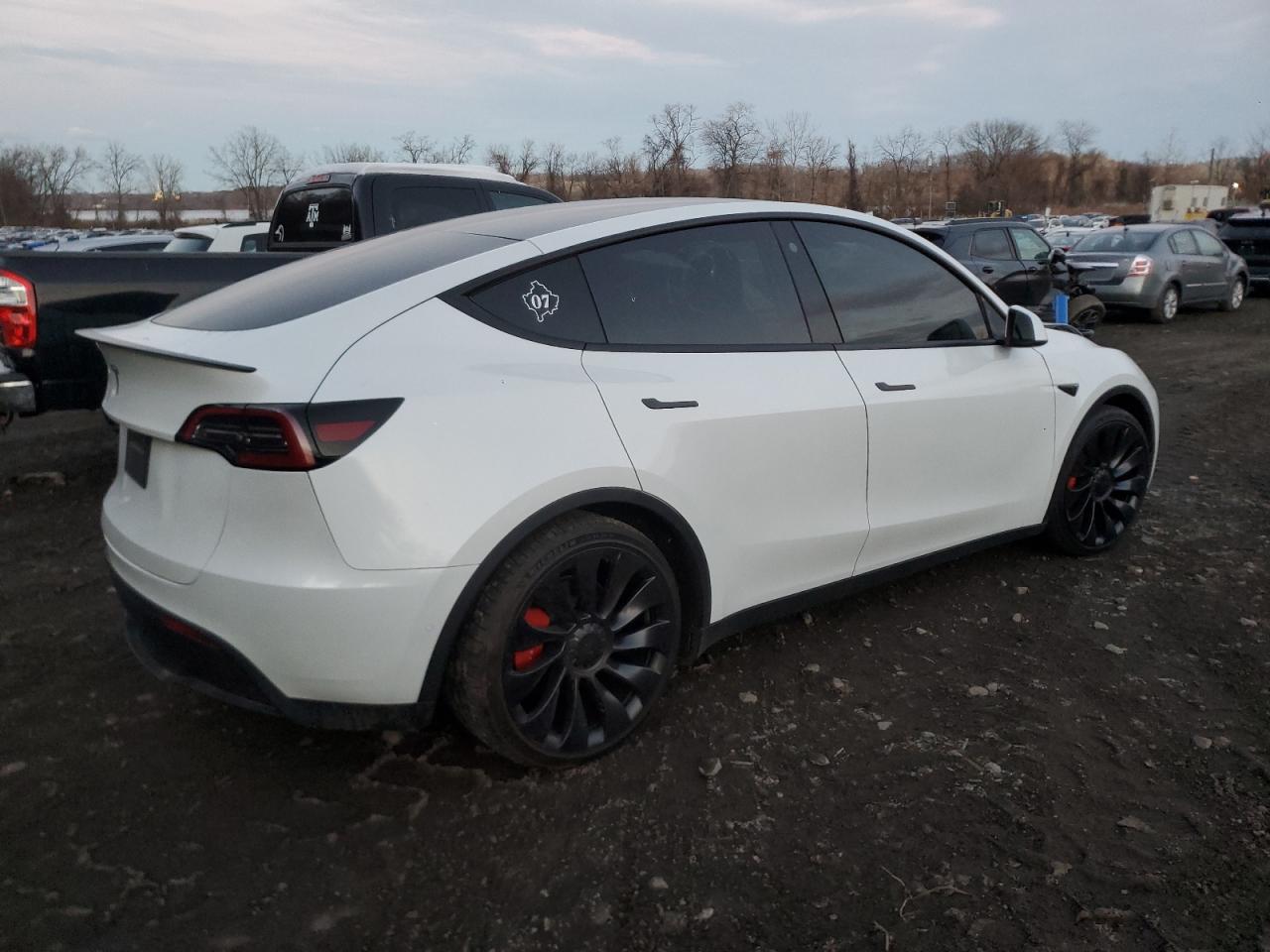 VIN 7SAYGDEF5NF574754 2022 TESLA MODEL Y no.3