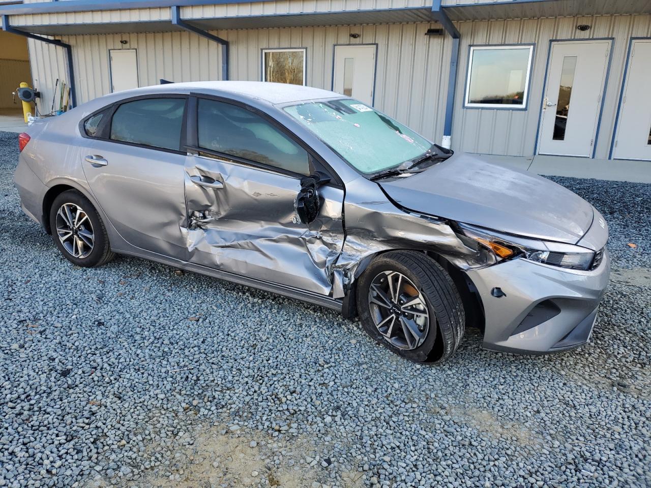 2024 Kia Forte - Image 4