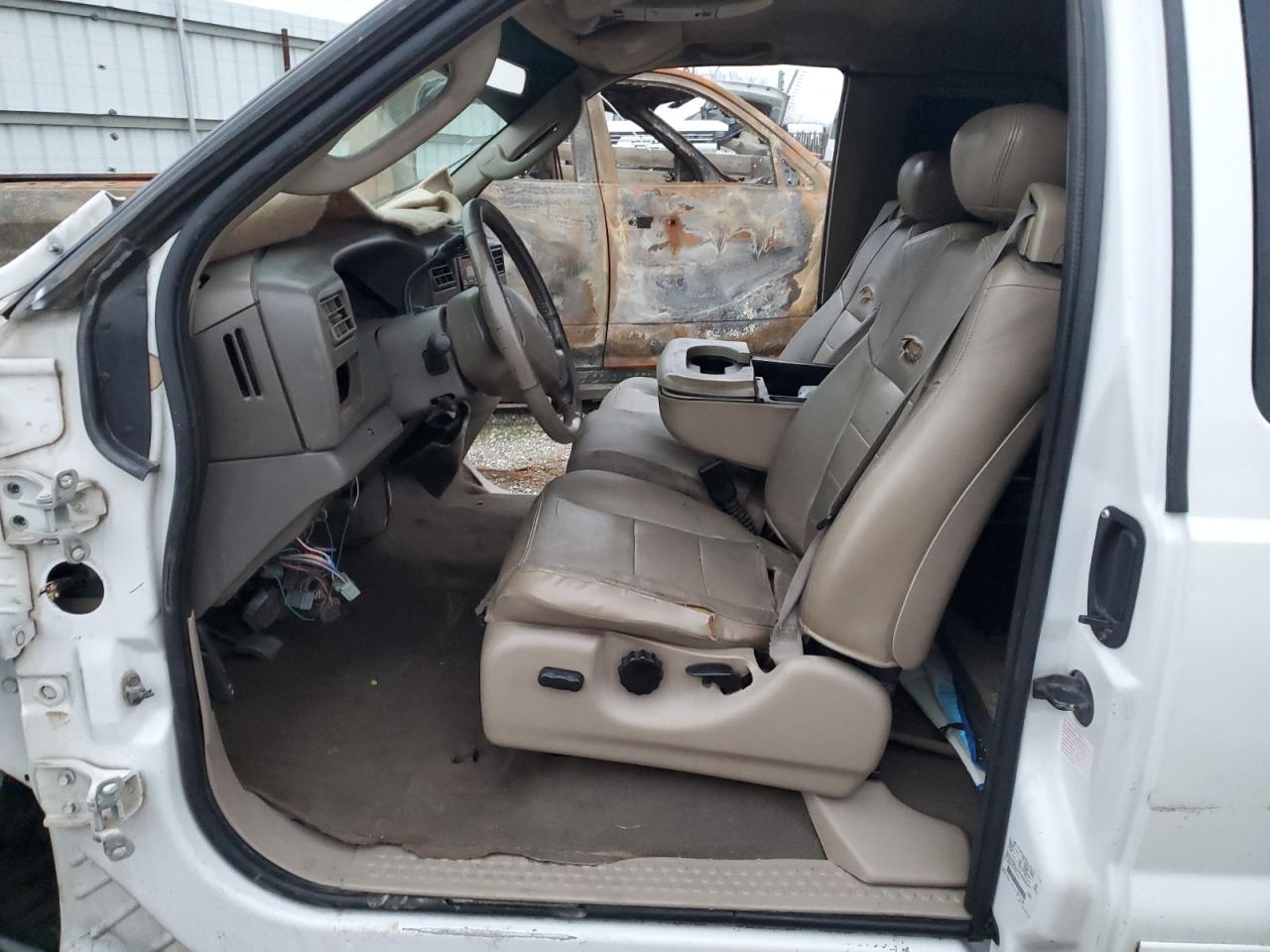 2003 Ford F250 - Image 7