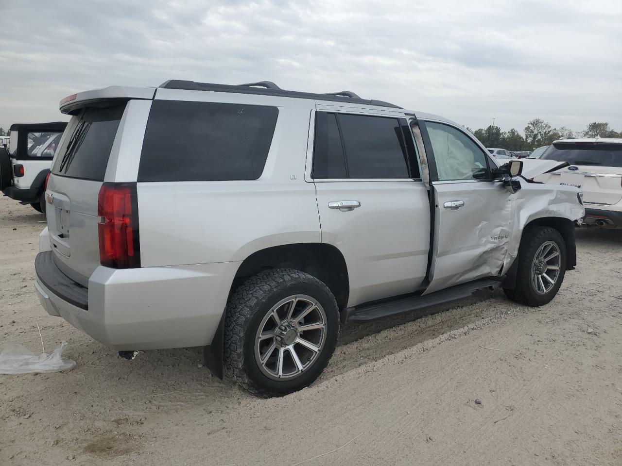 2019 Chevrolet Tahoe - Image 3