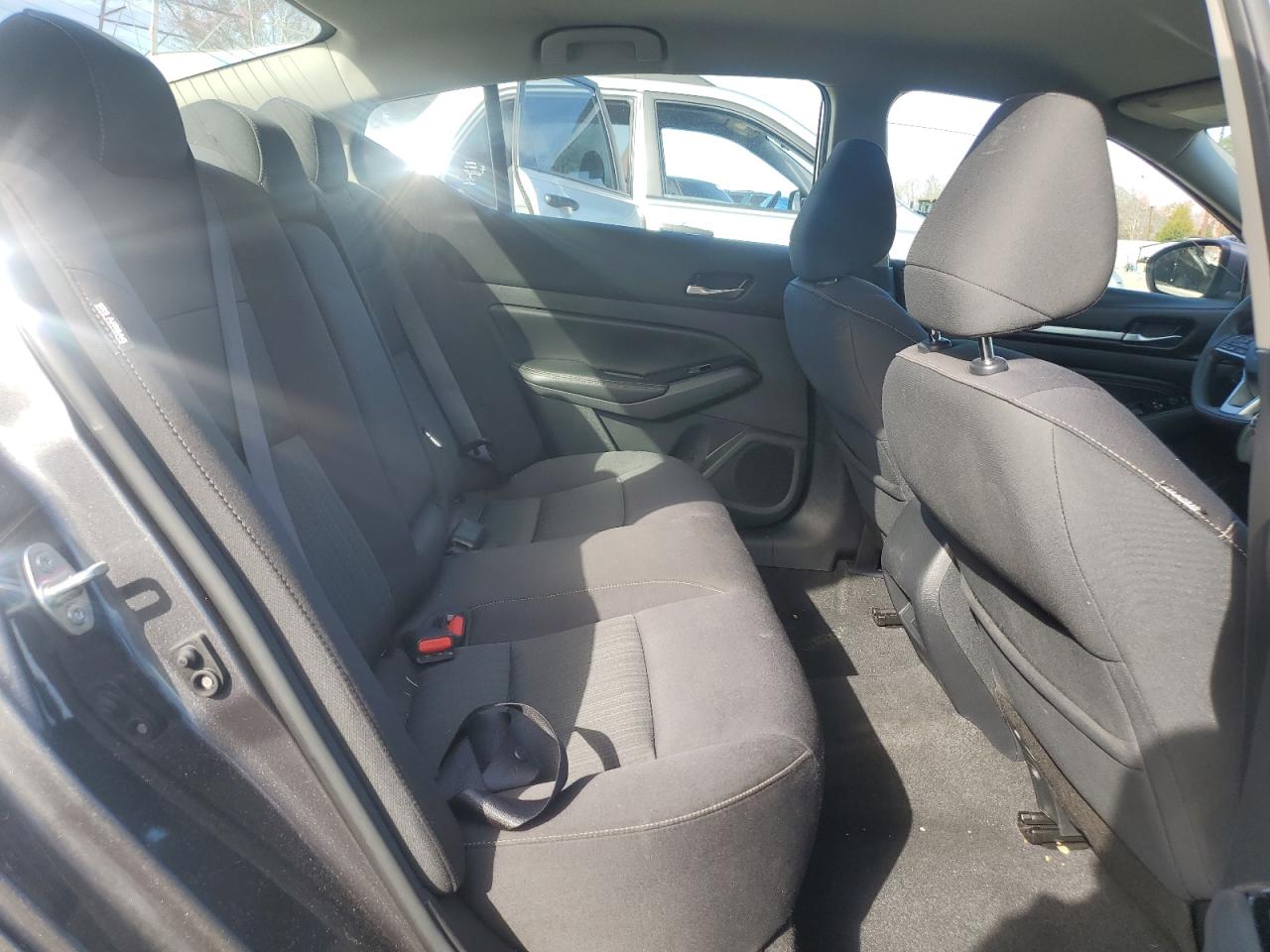 2021 Nissan Altima - Image 10