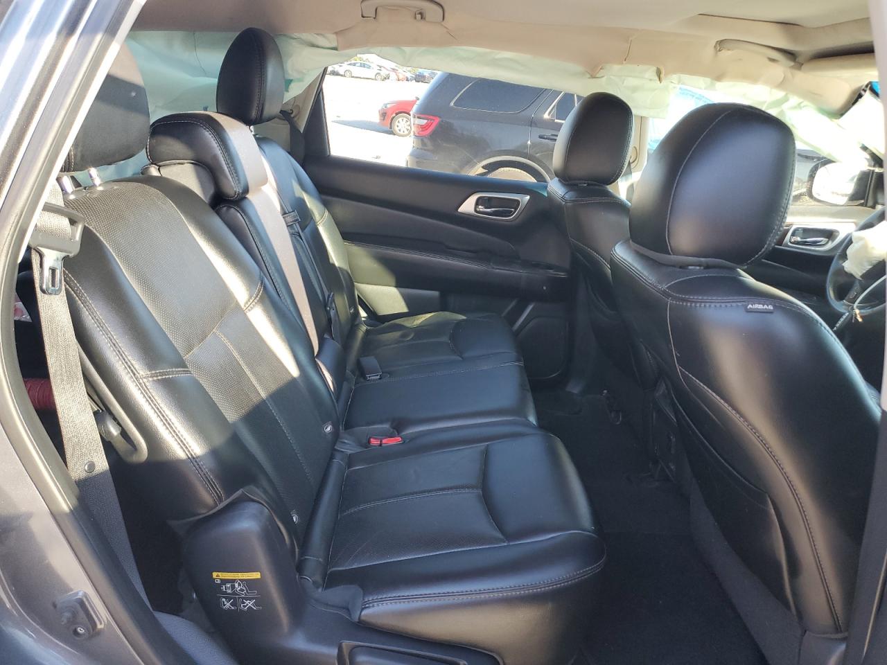 2015 Nissan Pathfinder - Image 11