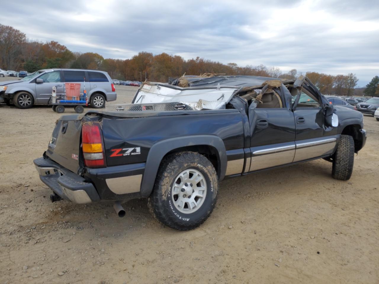 2005 GMC Sierra - Image 3